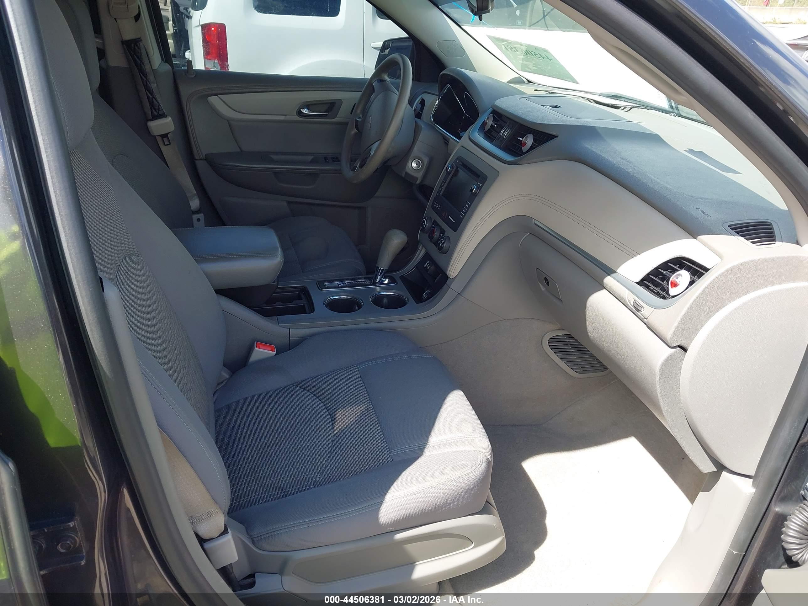 CHEVROLET TRAVERSE image 5