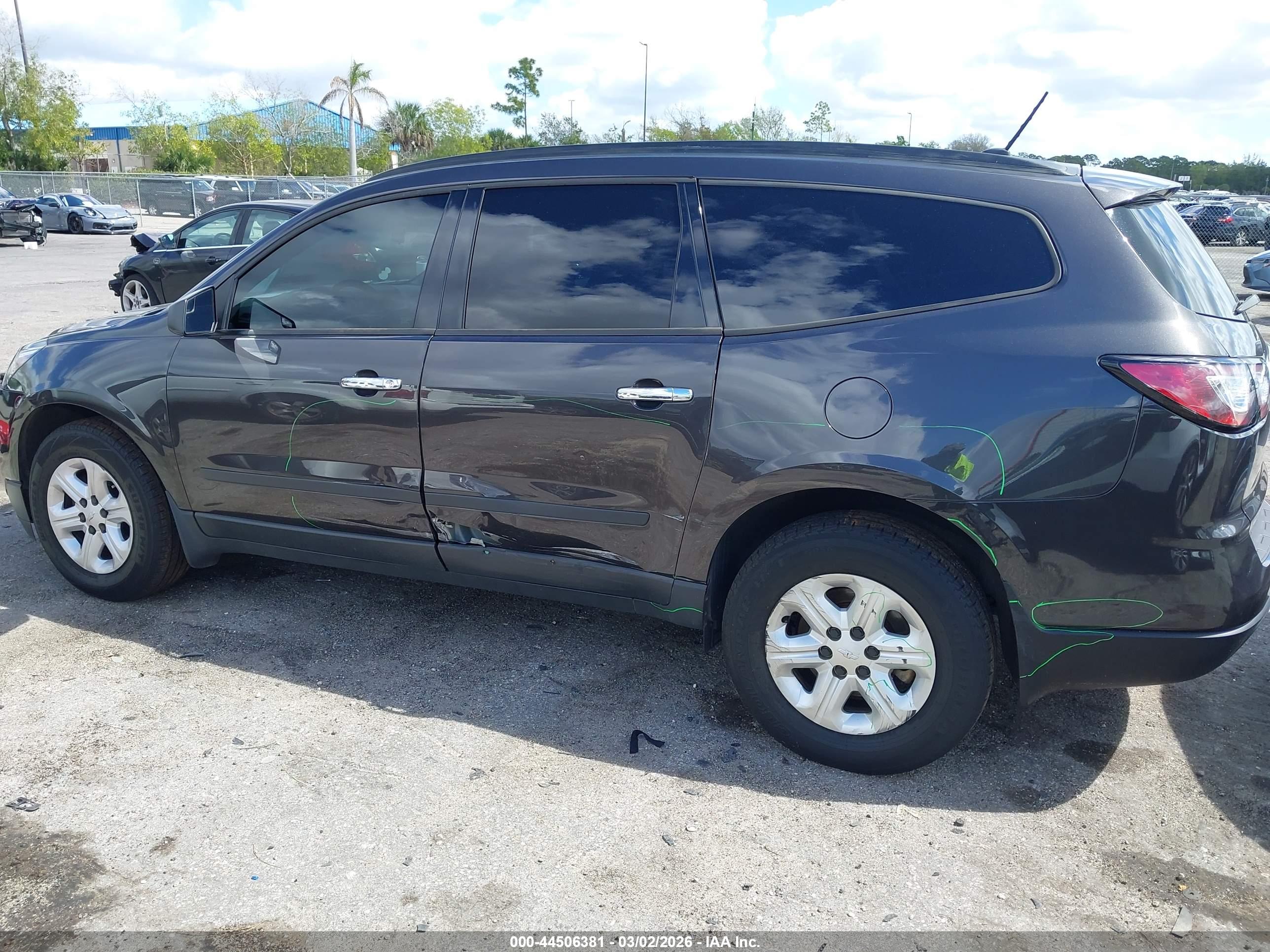 CHEVROLET TRAVERSE image 6