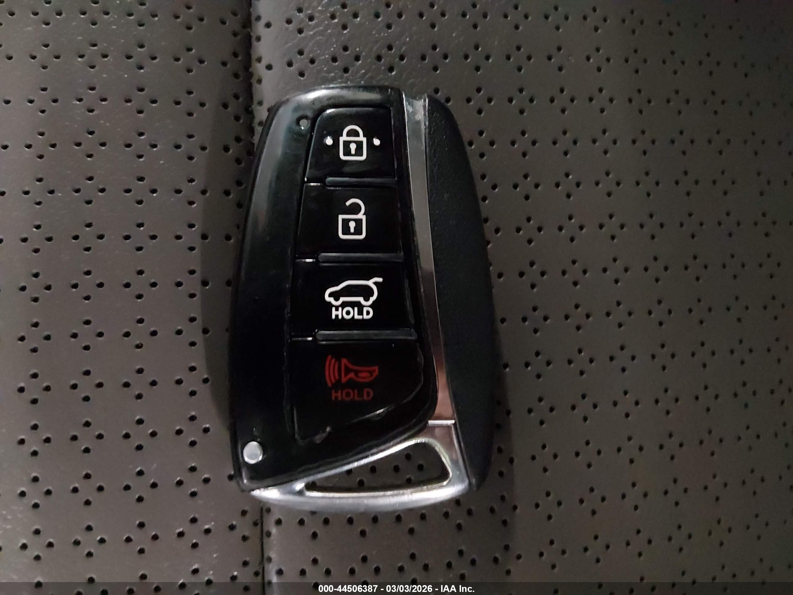 HYUNDAI SANTA image 11