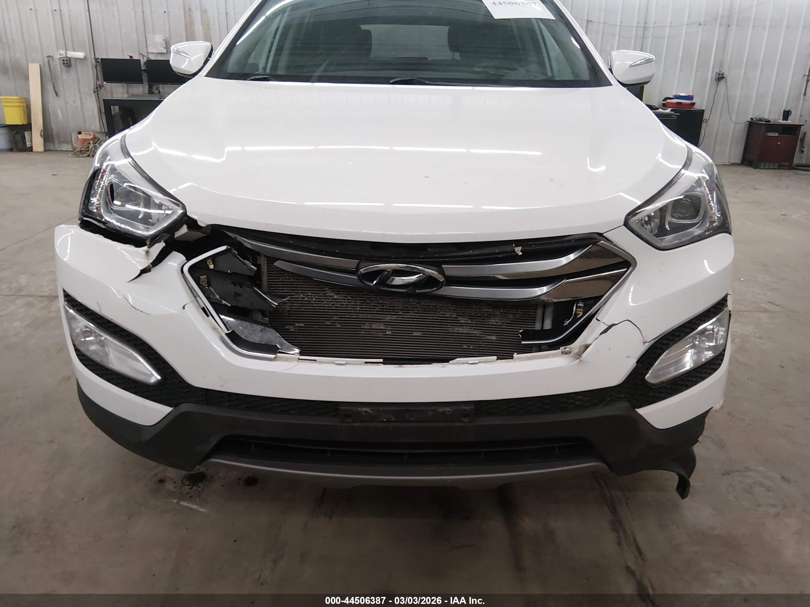 HYUNDAI SANTA image 6