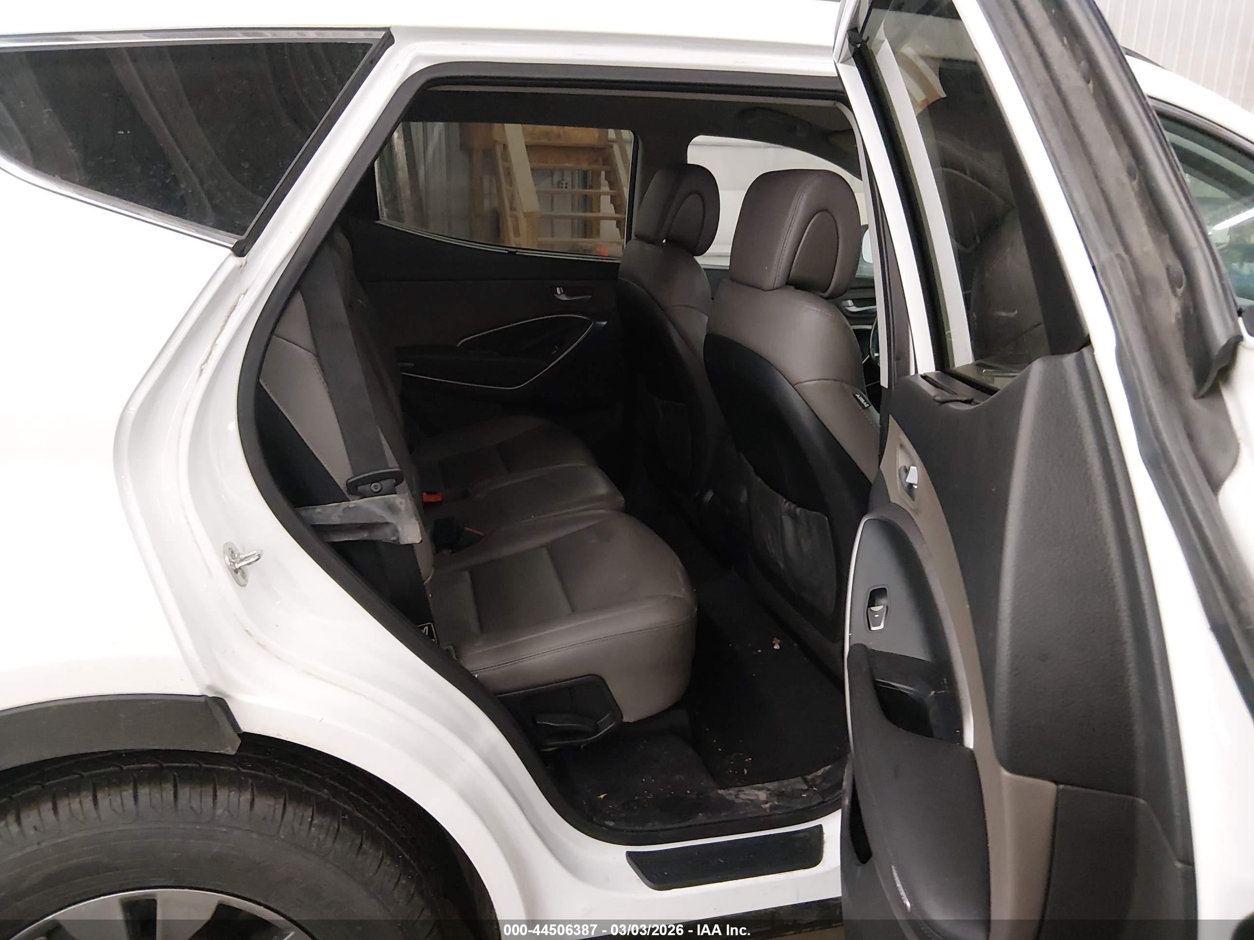 HYUNDAI SANTA image 8