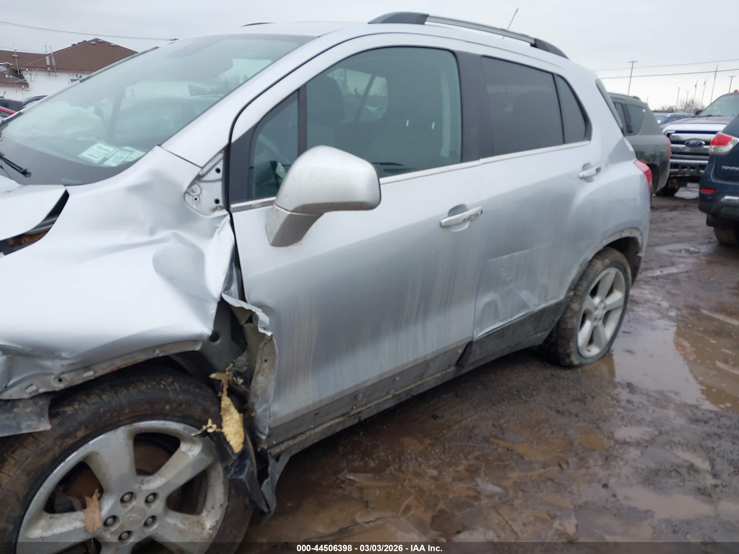 CHEVROLET TRAX image 6