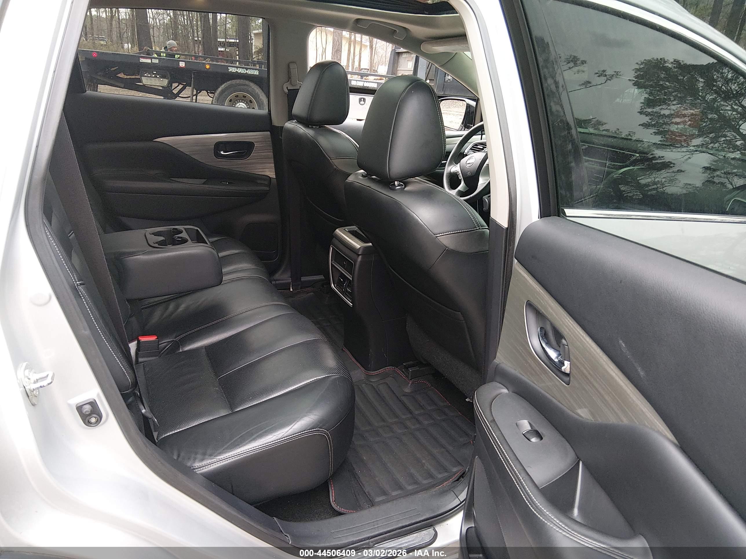 NISSAN MURANO image 8
