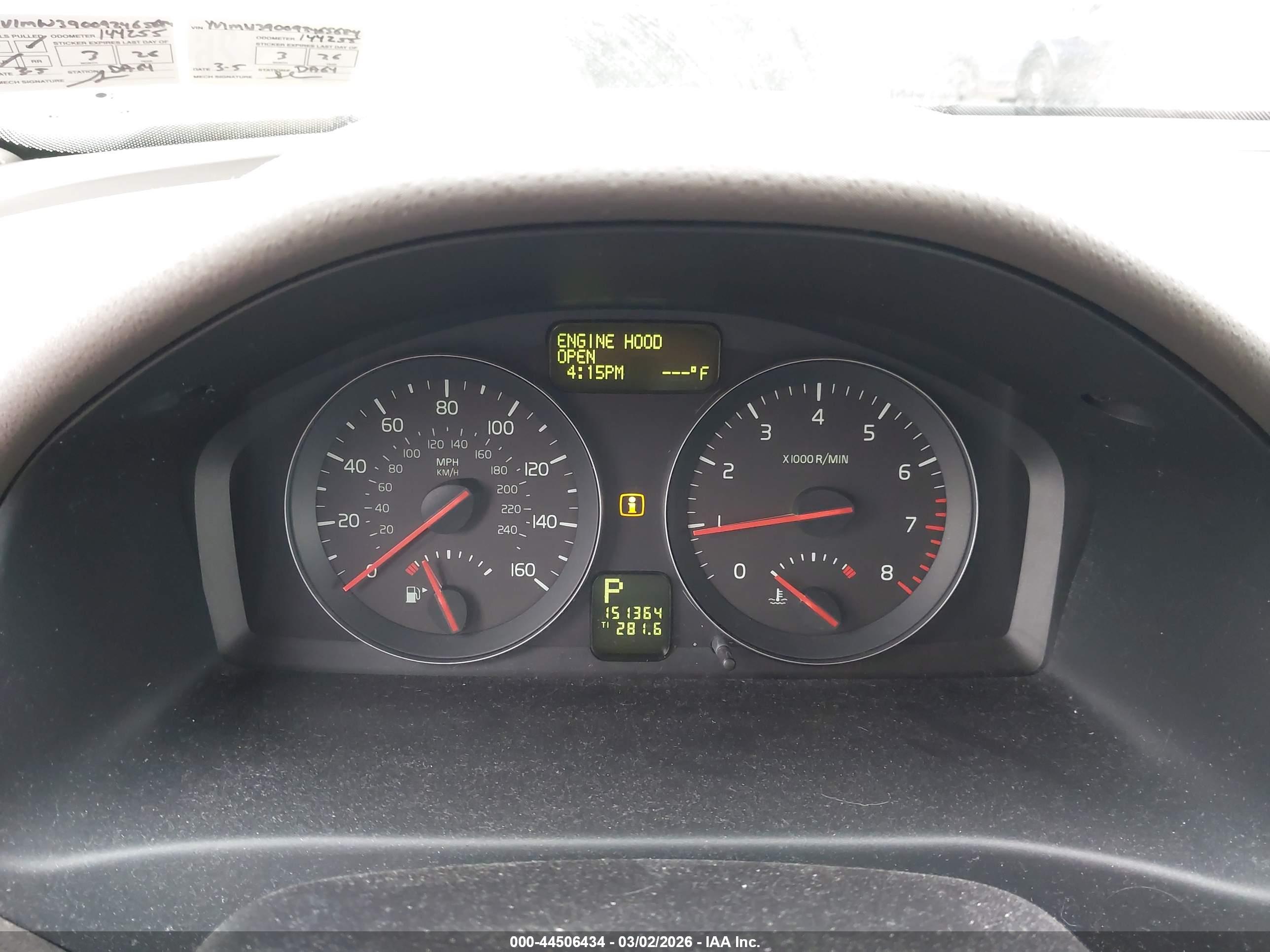 VOLVO V50 image 7