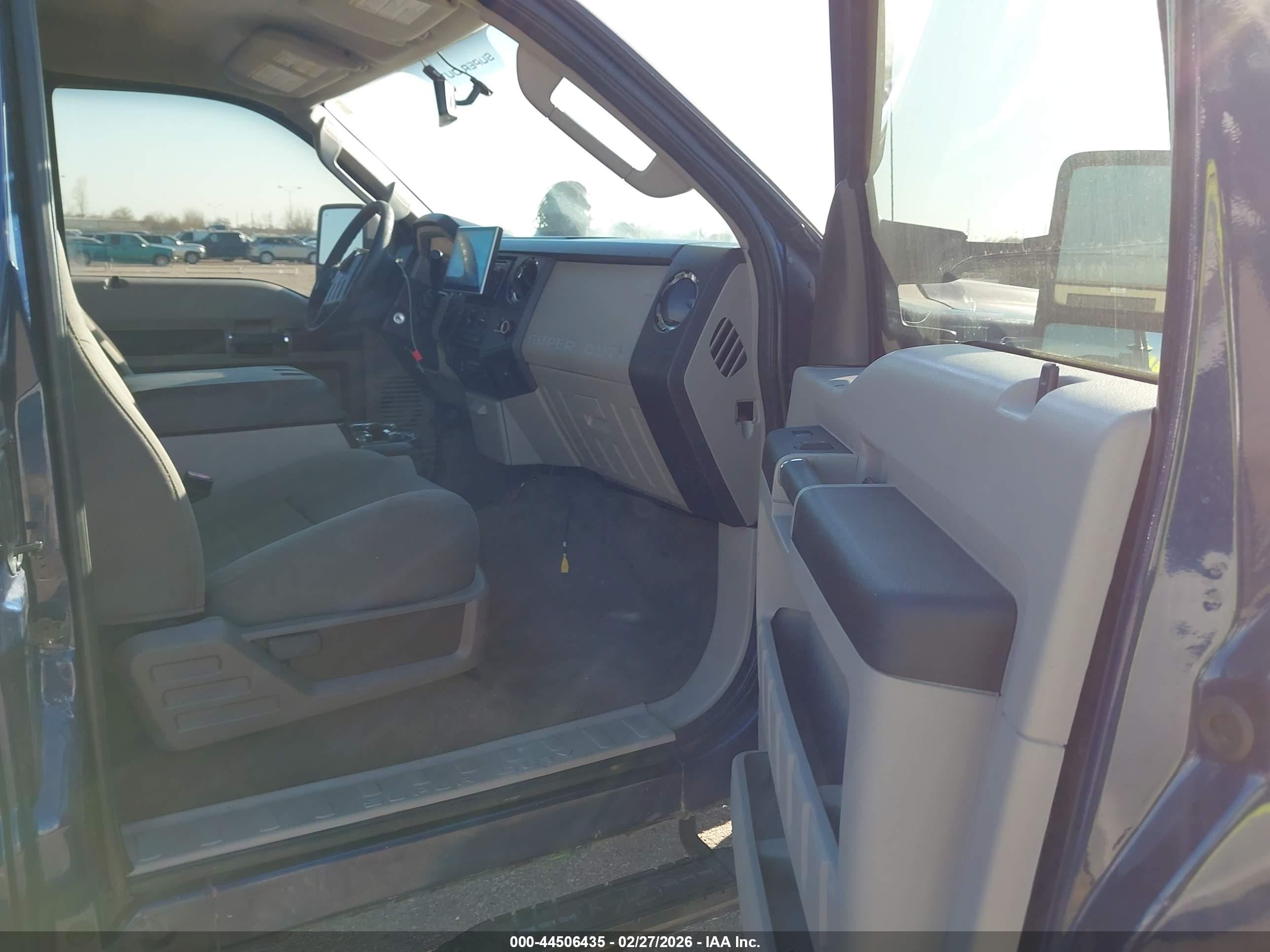 FORD F-350 image 8