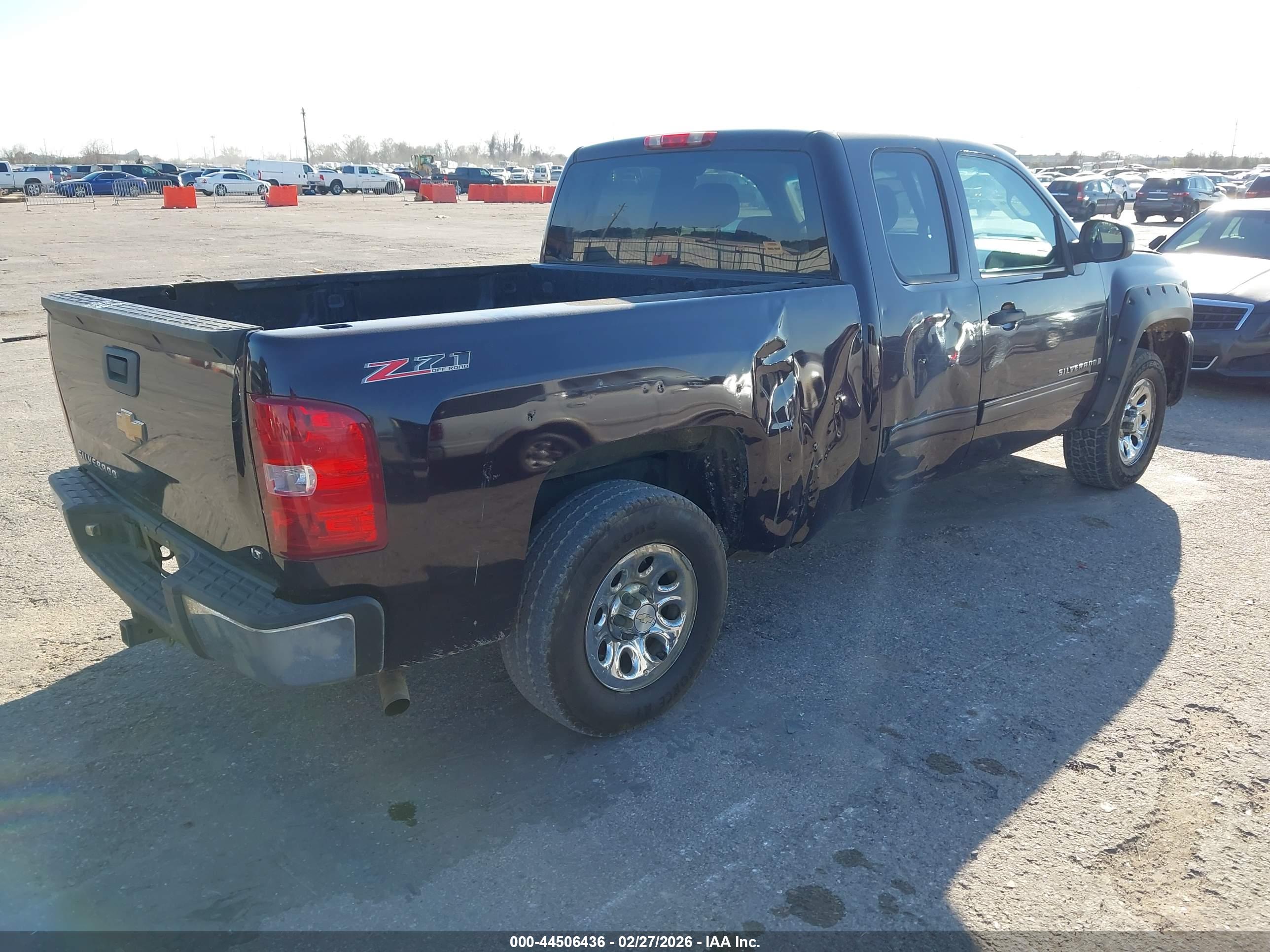 CHEVROLET SILVERADO image 4