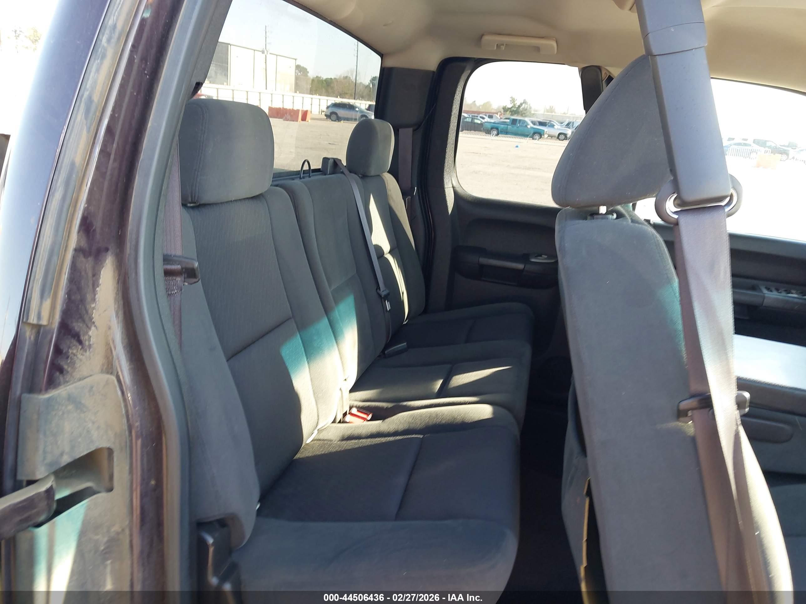 CHEVROLET SILVERADO image 8