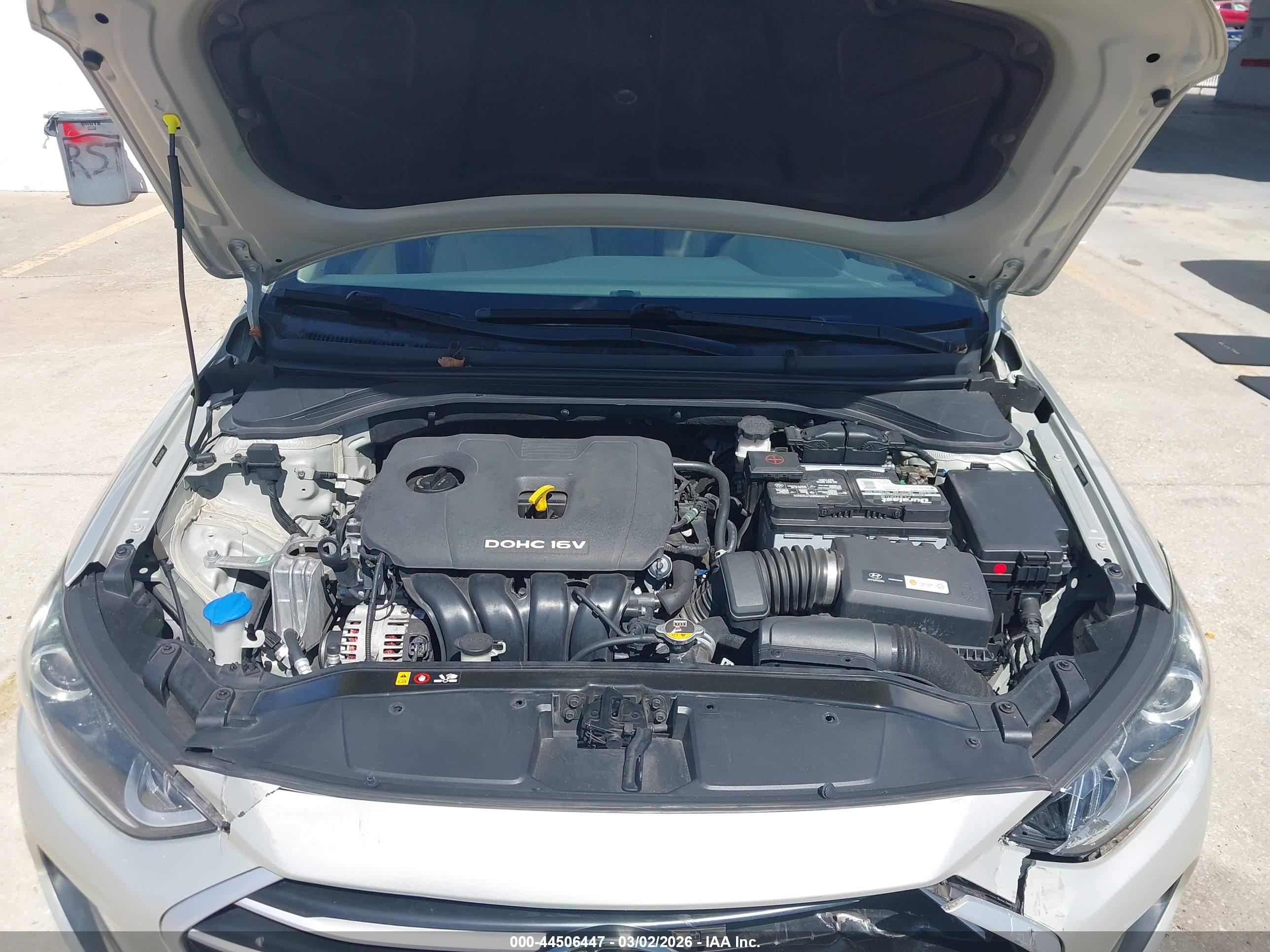 HYUNDAI ELANTRA image 10