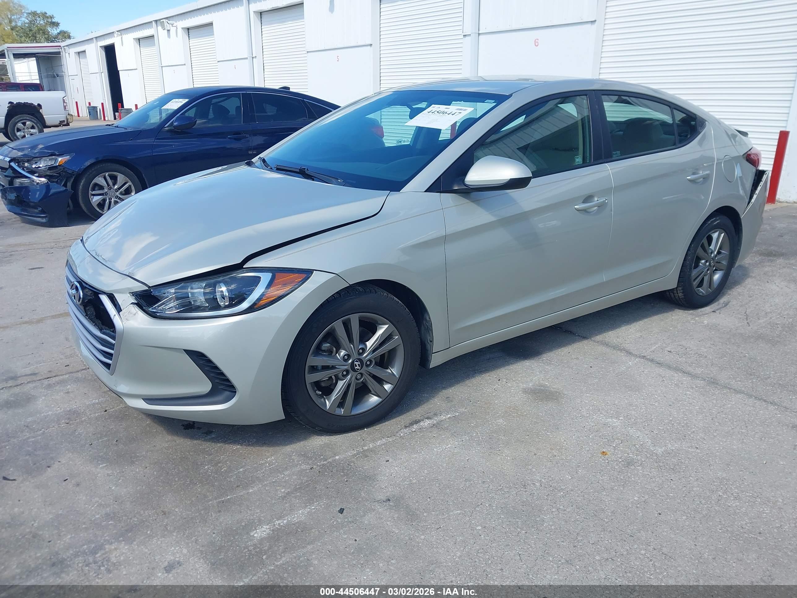 HYUNDAI ELANTRA image 2