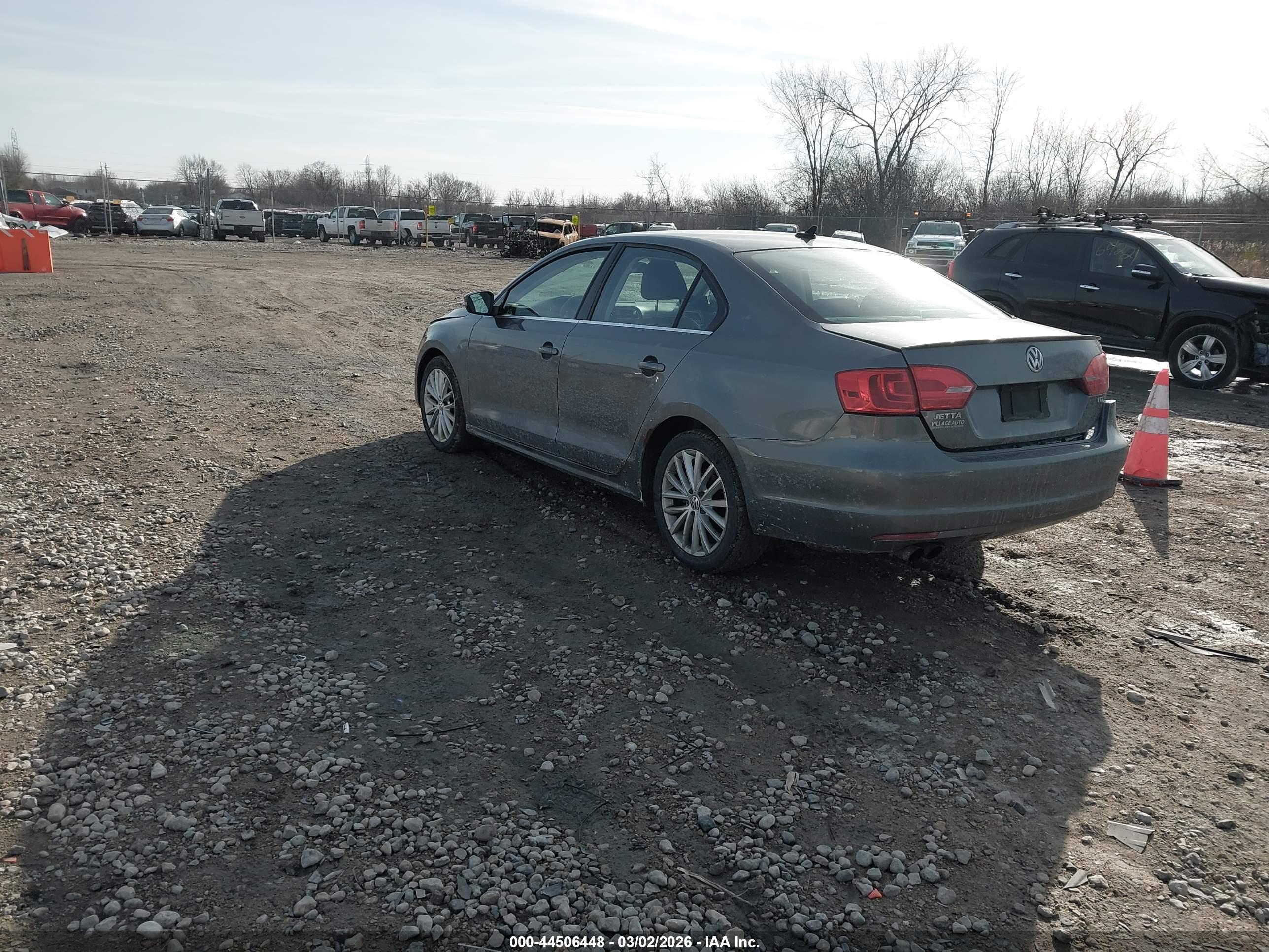 VOLKSWAGEN JETTA image 3