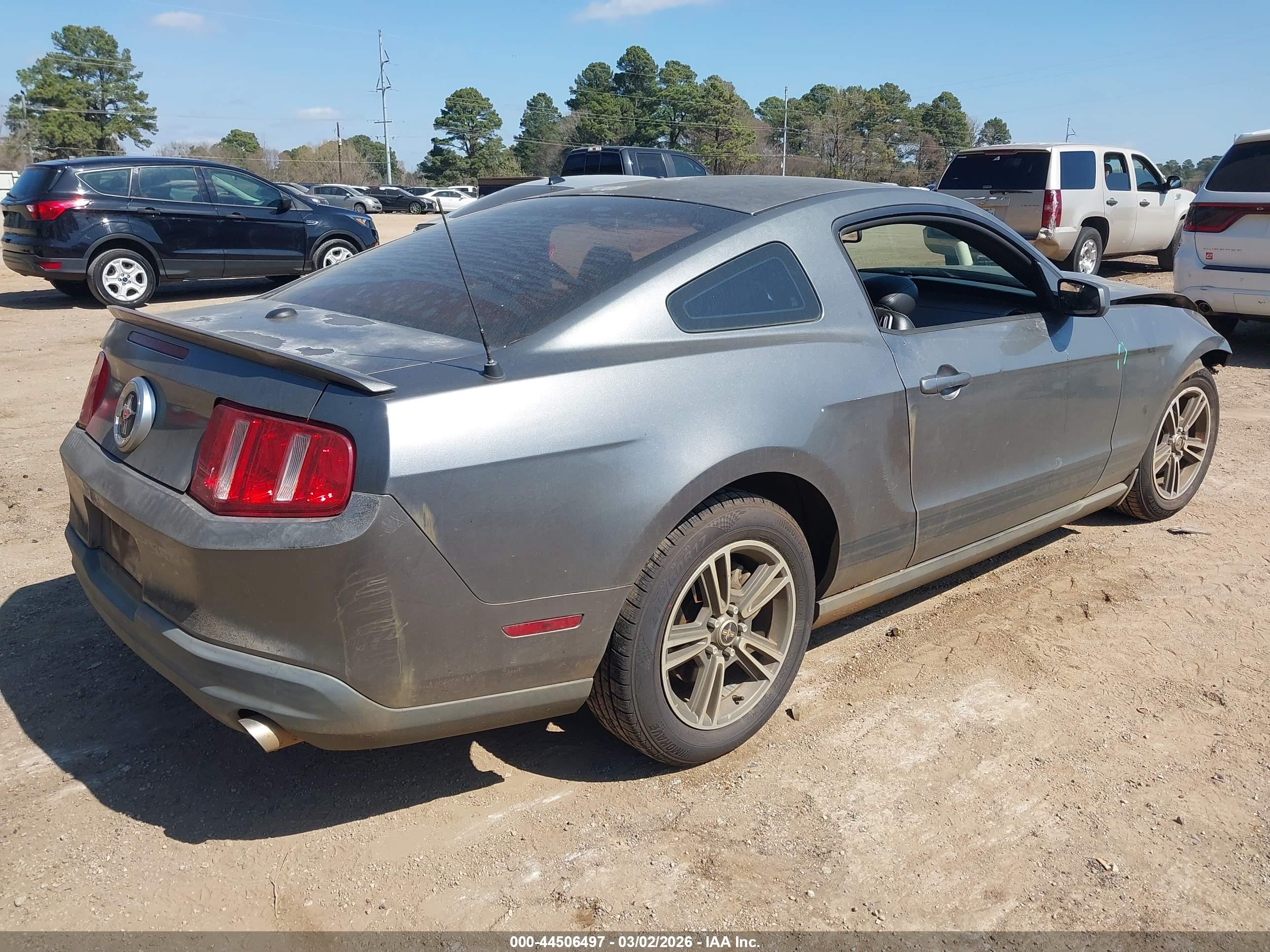 FORD MUSTANG image 4