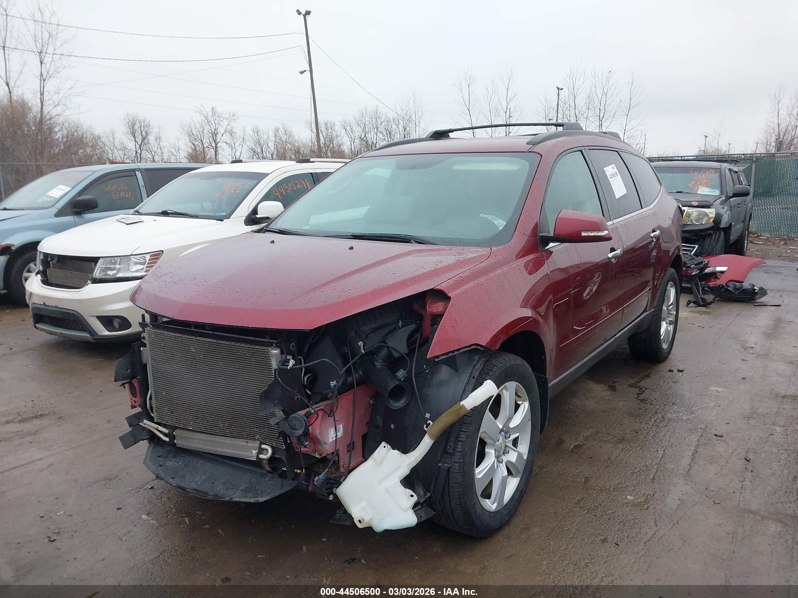 CHEVROLET TRAVERSE image 2