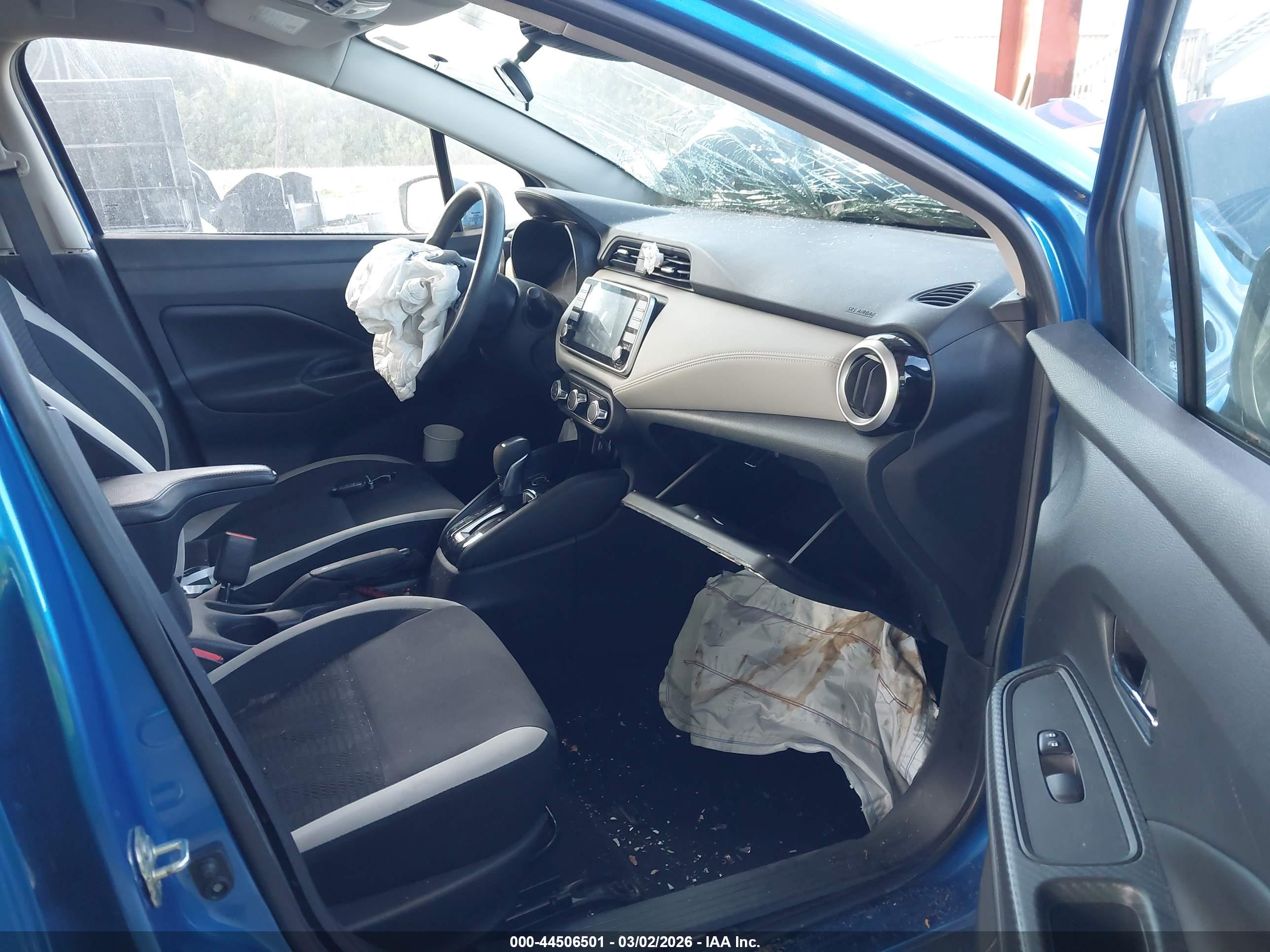 NISSAN VERSA image 5
