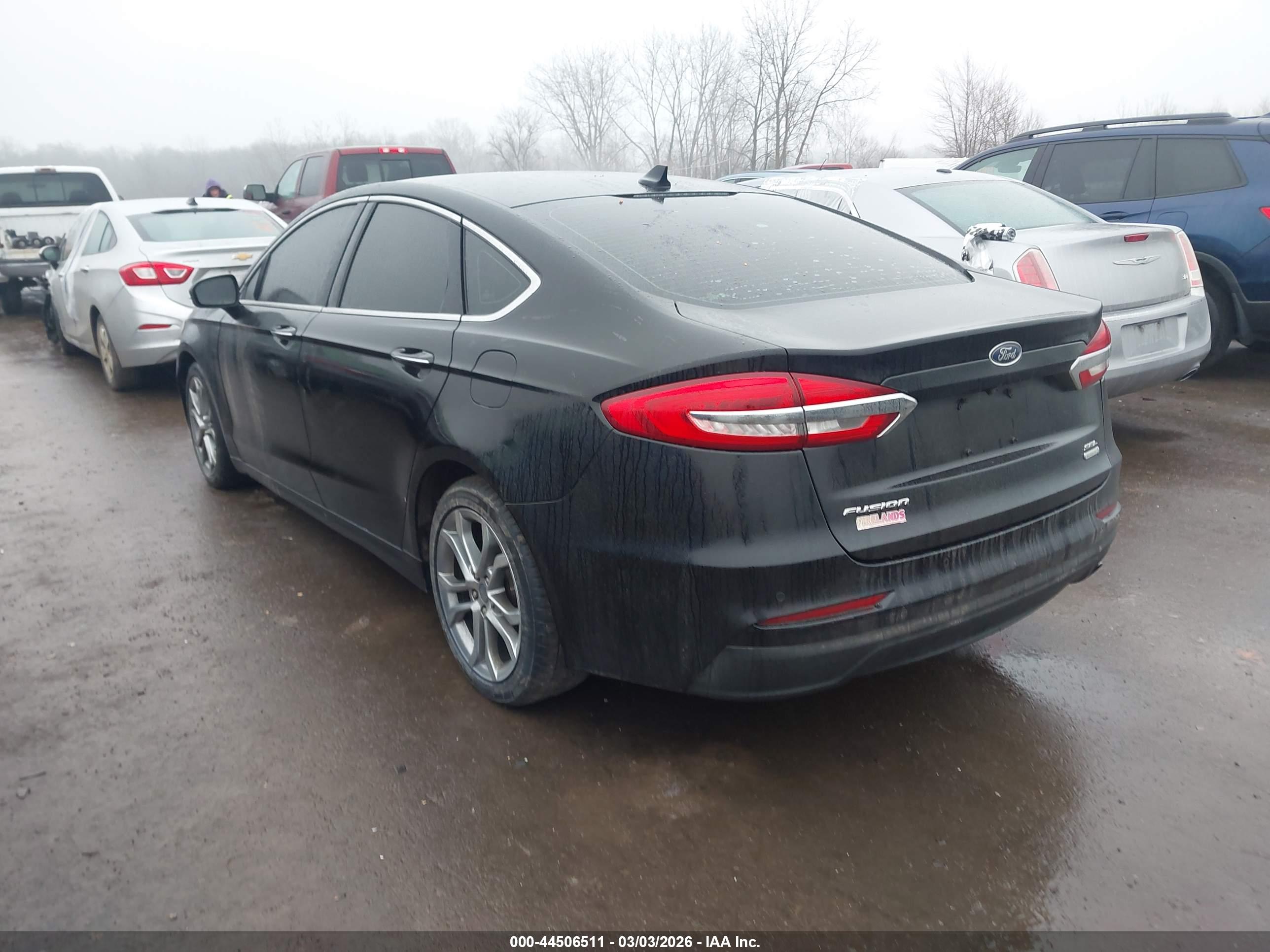 FORD FUSION image 3