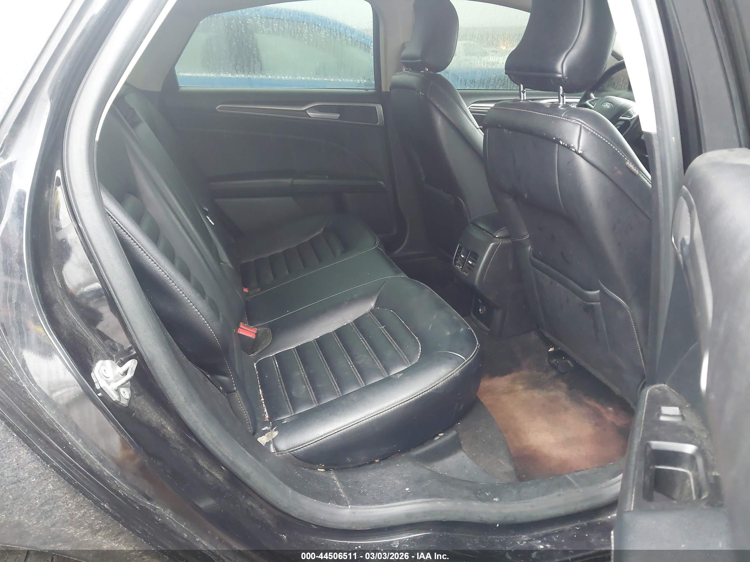 FORD FUSION image 8