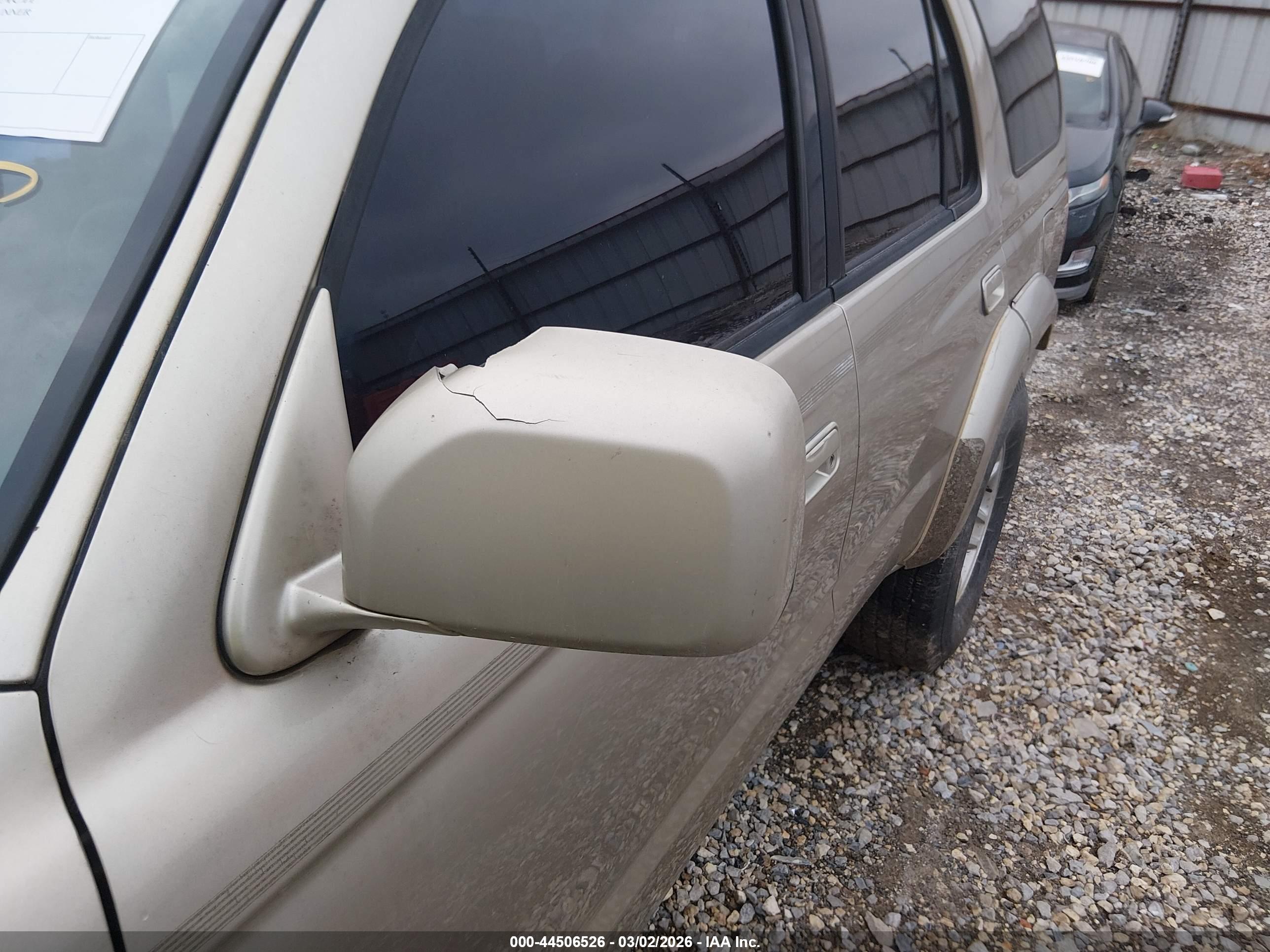 TOYOTA 4RUNNER image 6