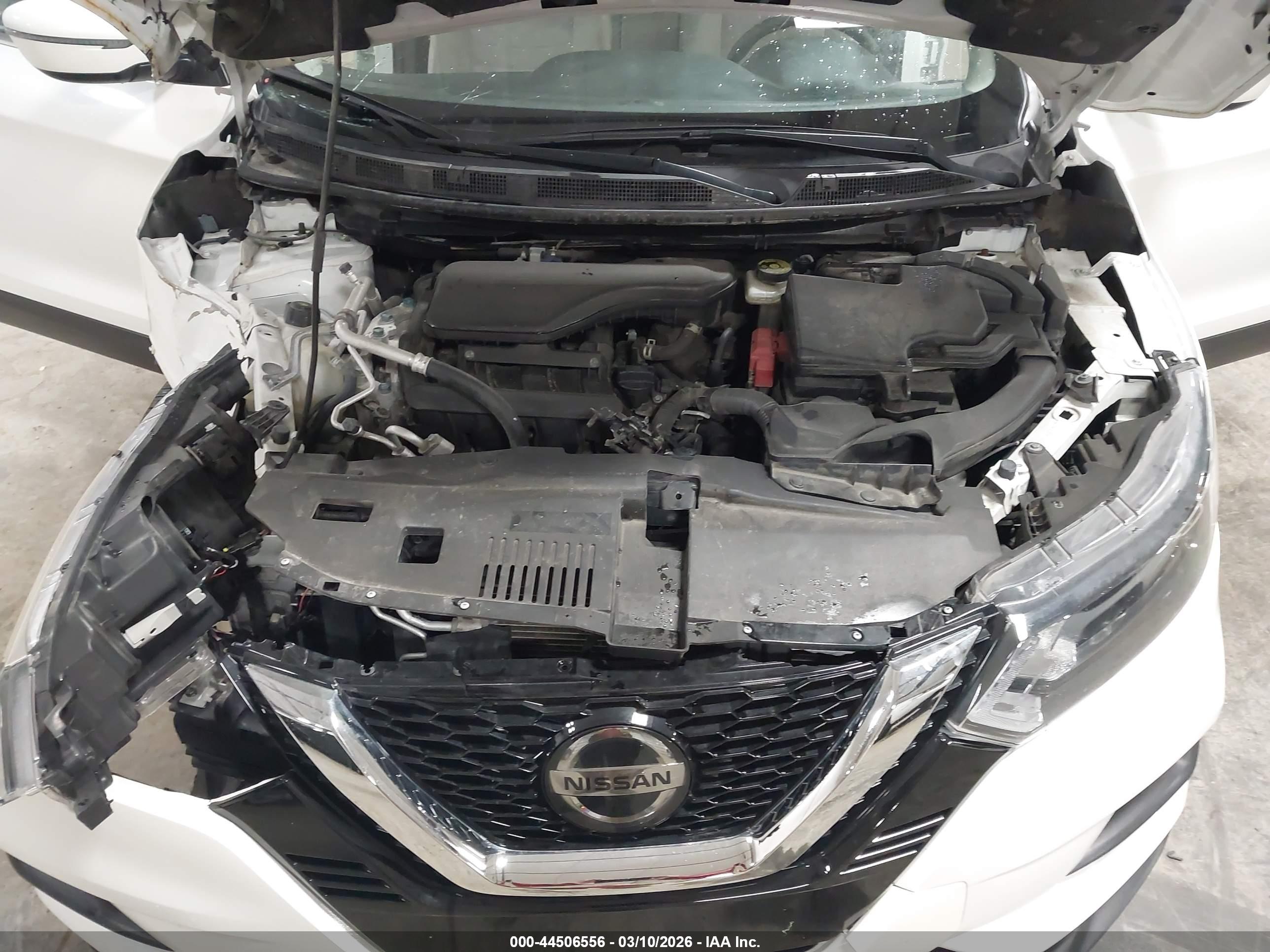 NISSAN ROGUE image 10