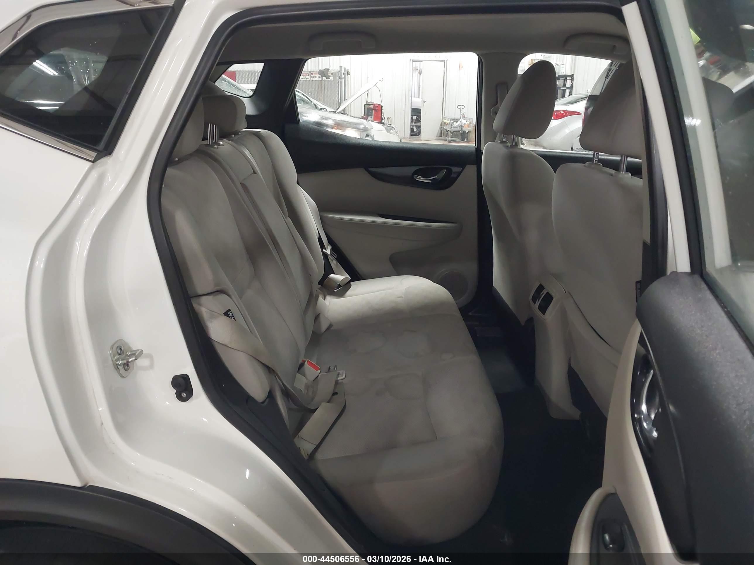 NISSAN ROGUE image 8