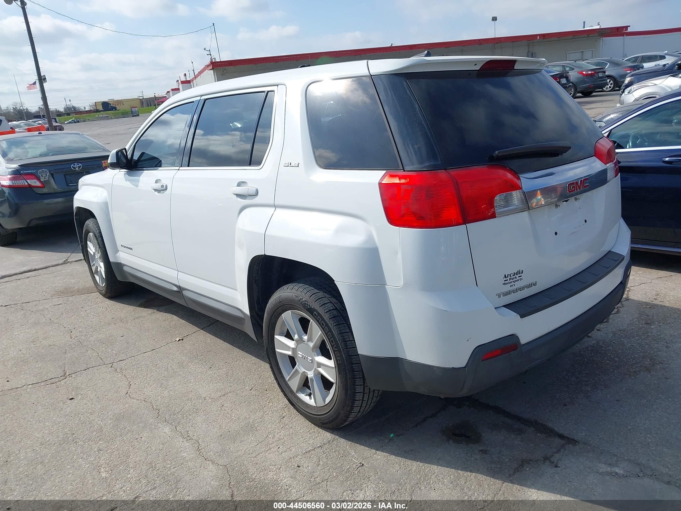 GMC TERRAIN image 3