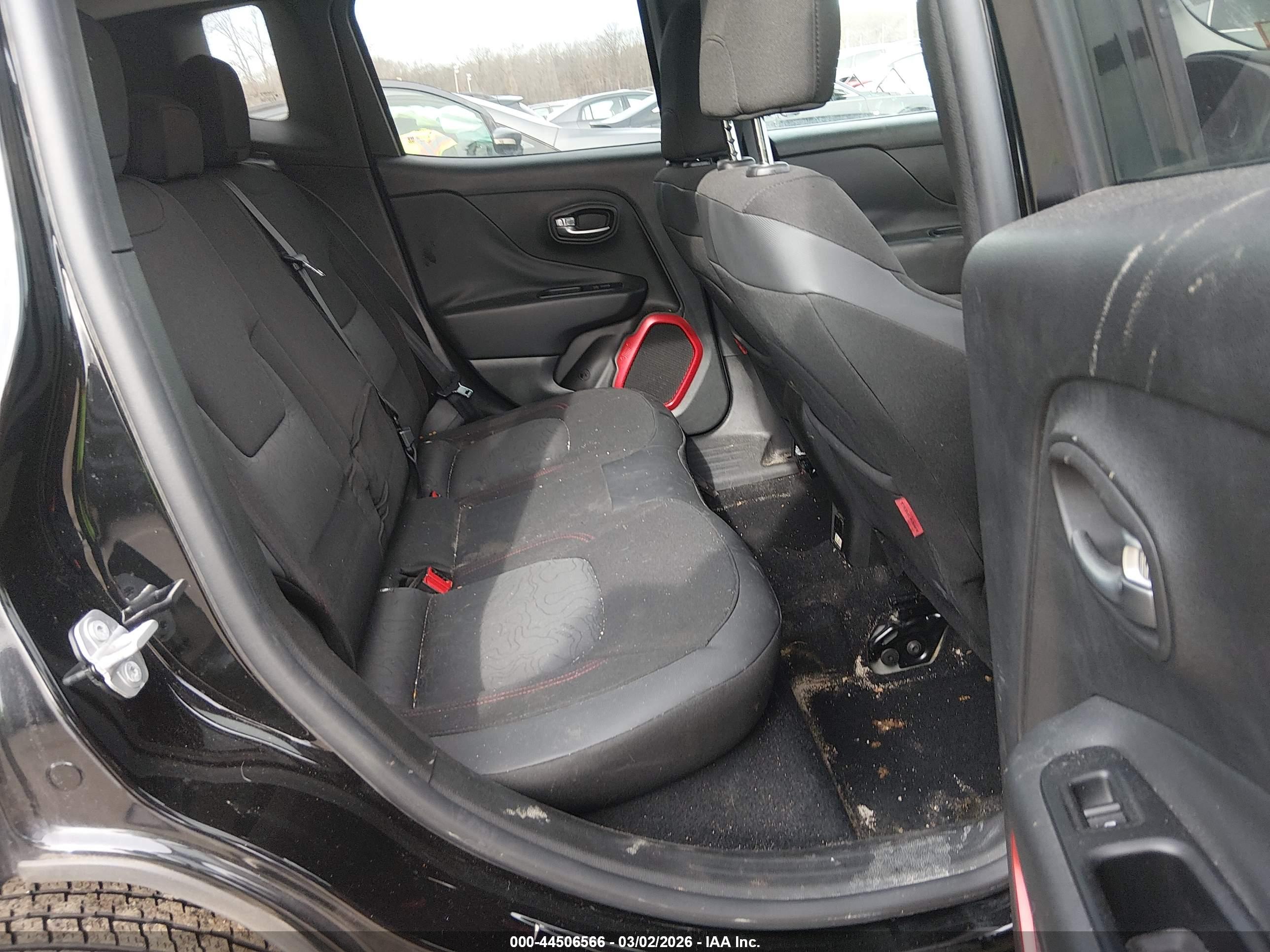 JEEP RENEGADE image 8