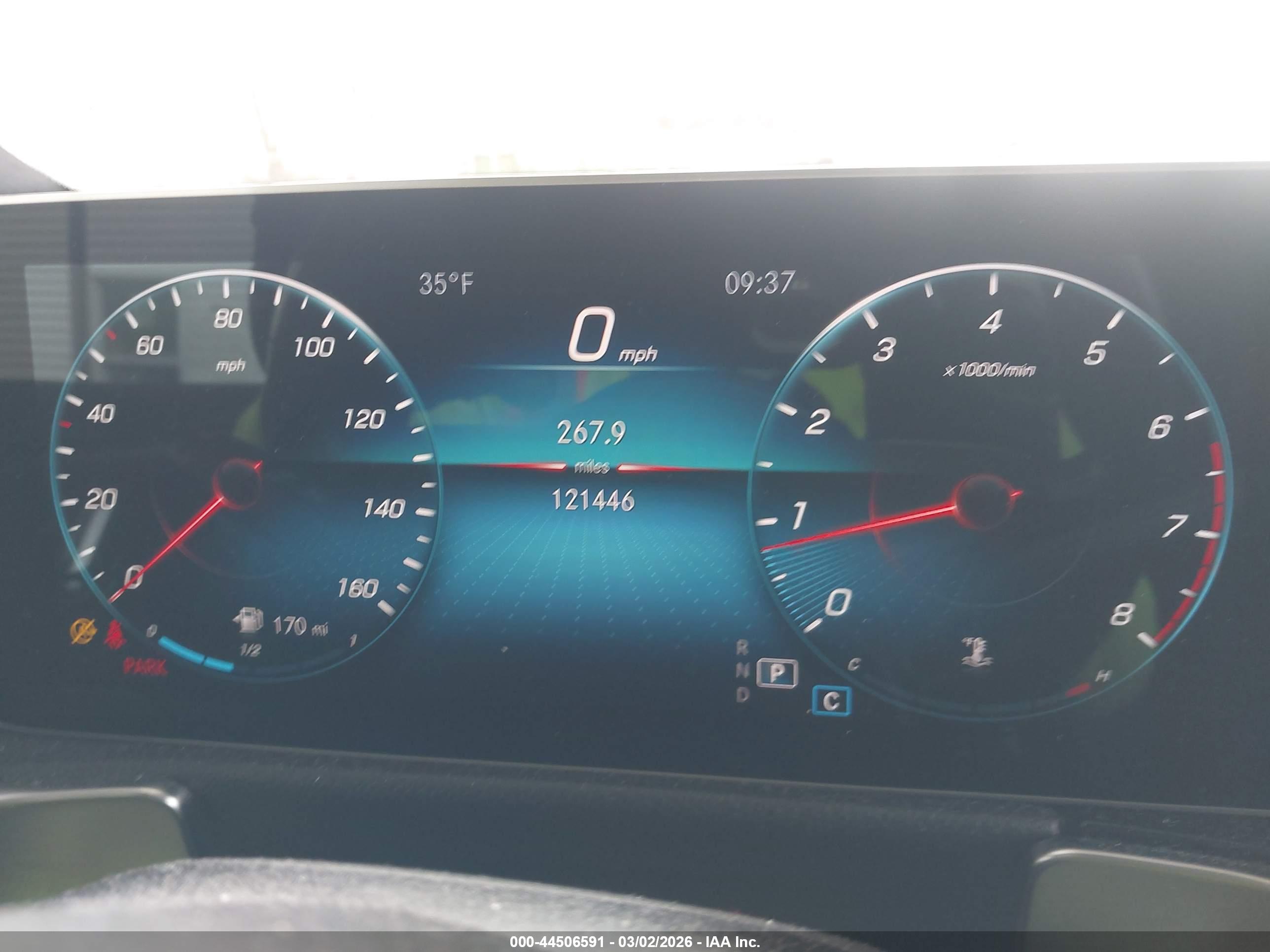 MERCEDES-BENZ GLB image 7