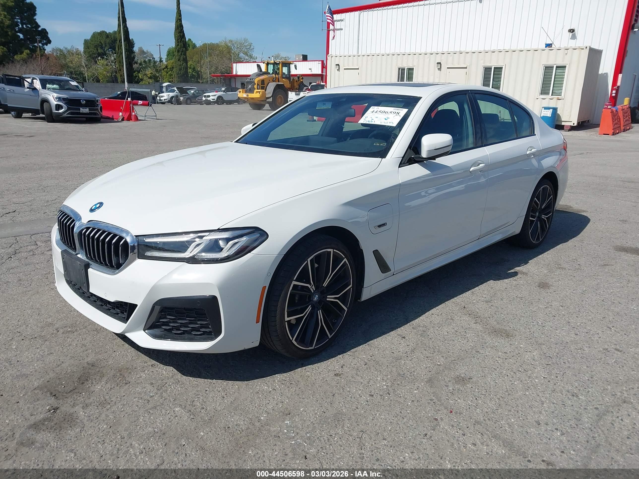 BMW 530E image 2