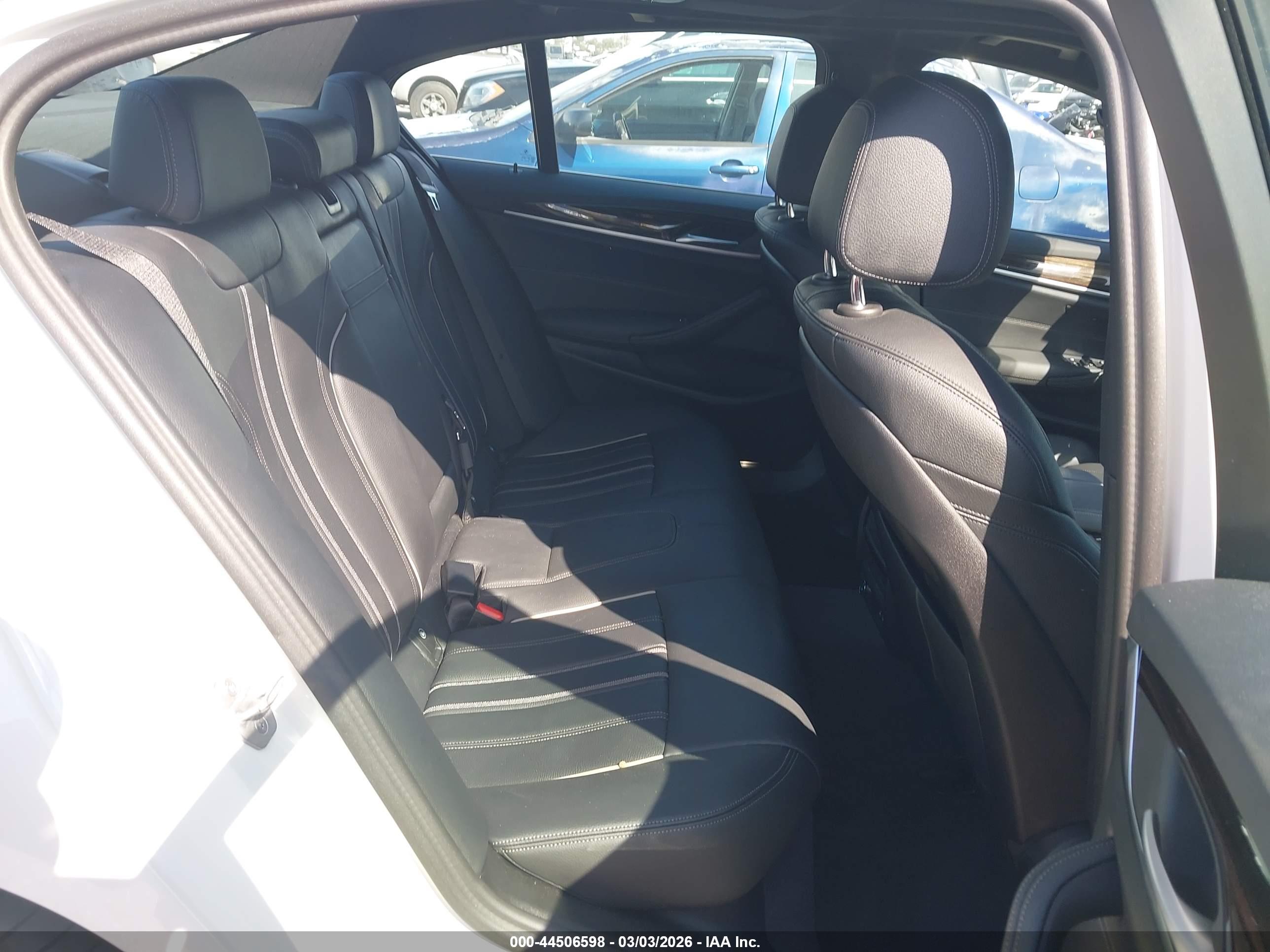 BMW 530E image 8