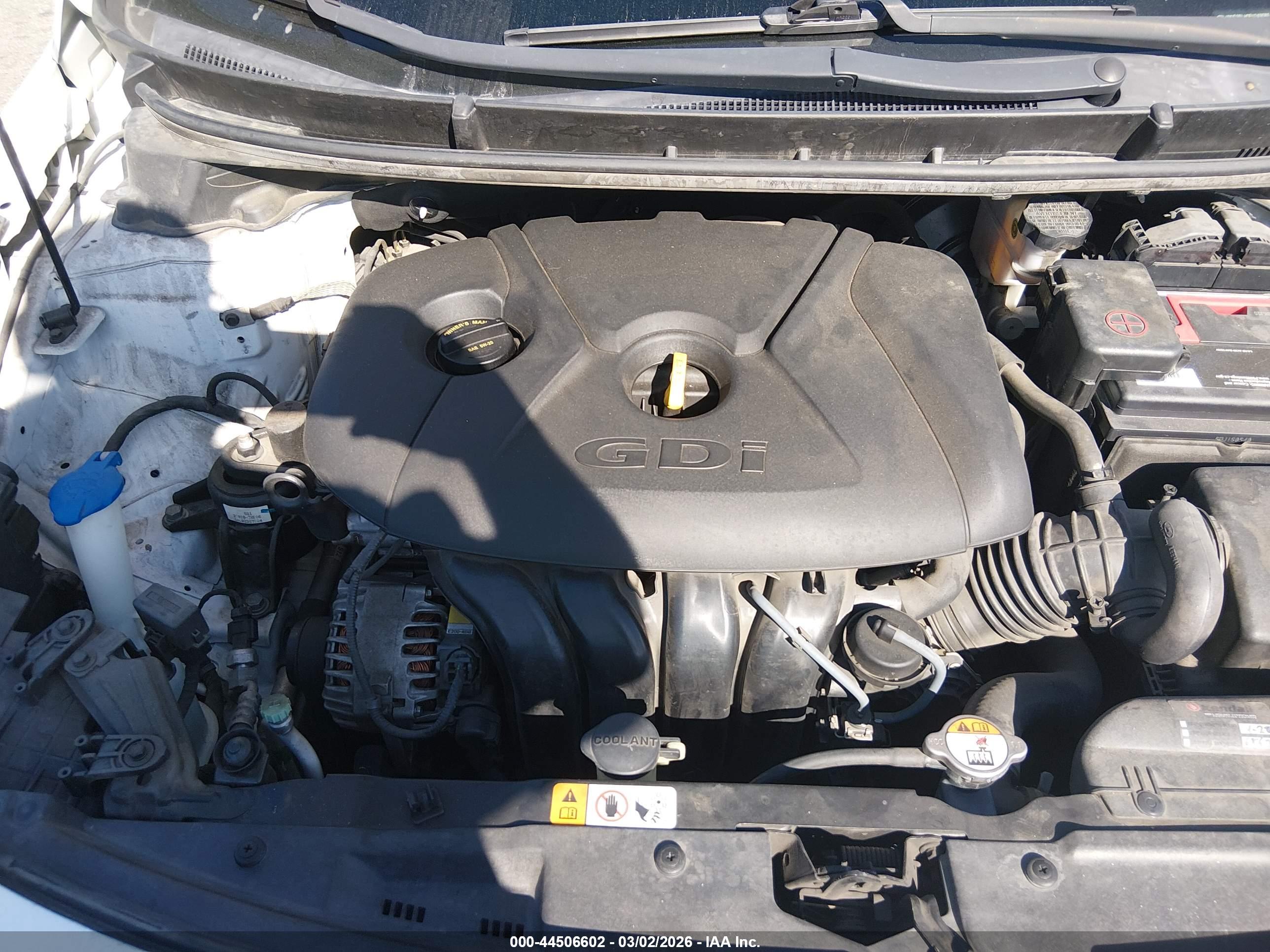 HYUNDAI ELANTRA image 10