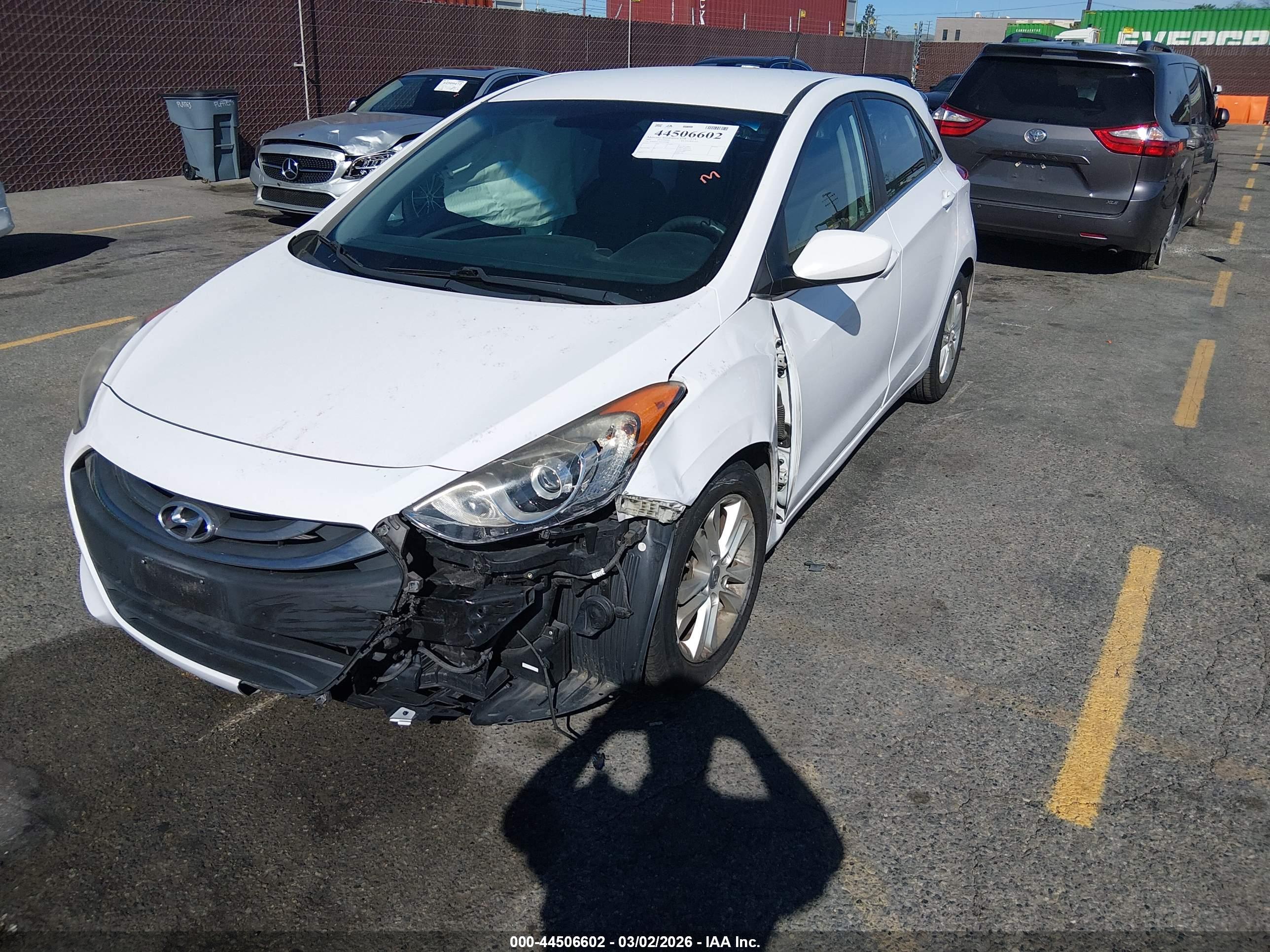 HYUNDAI ELANTRA image 2