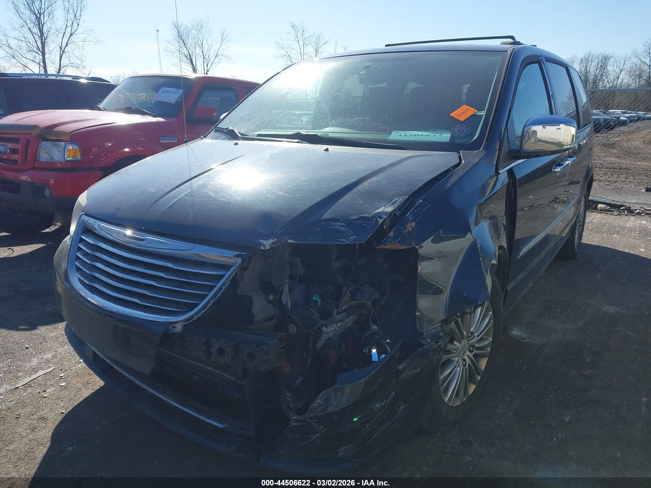 CHRYSLER TOWN image 6