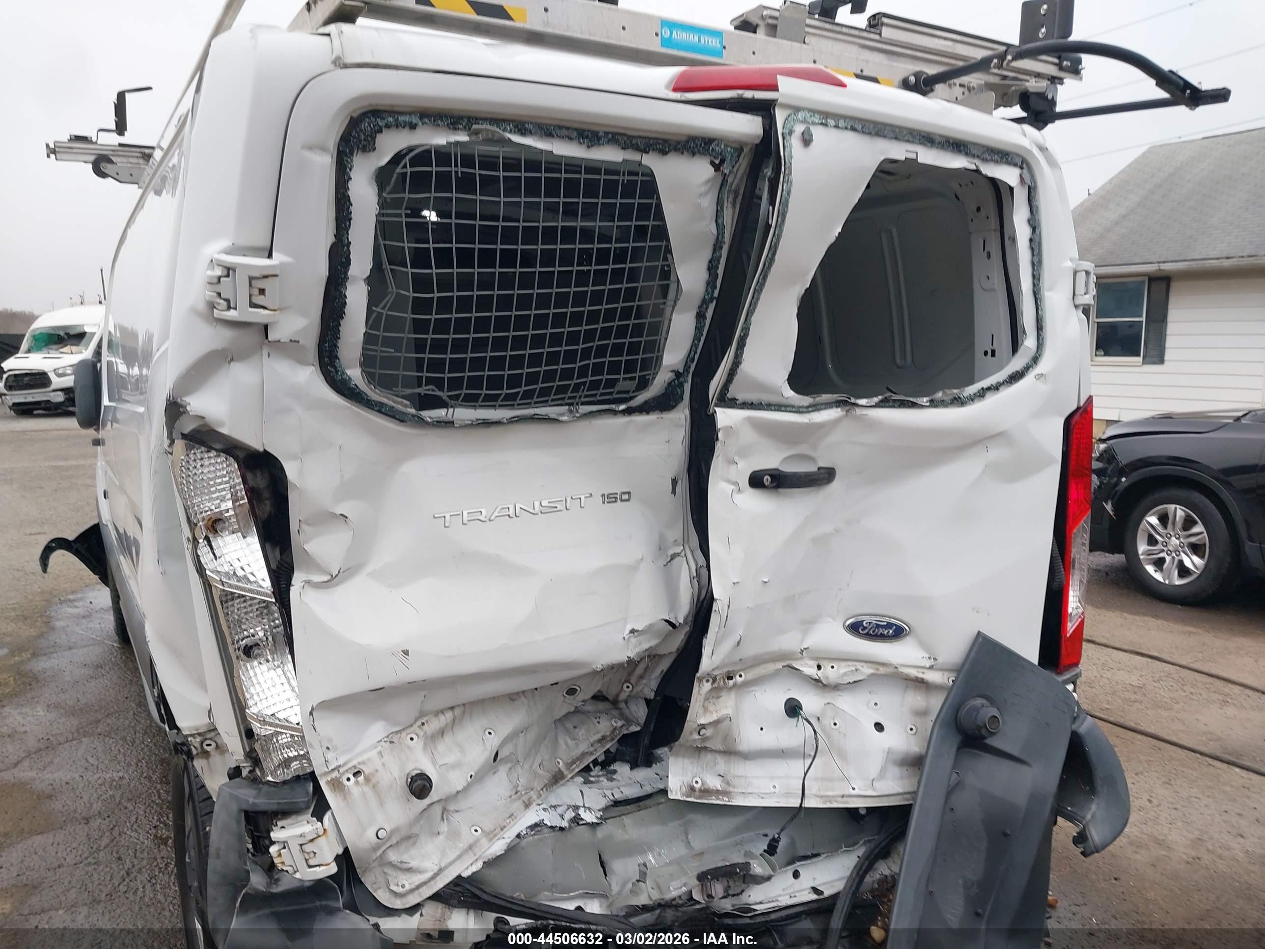 FORD TRANSIT-150 image 6