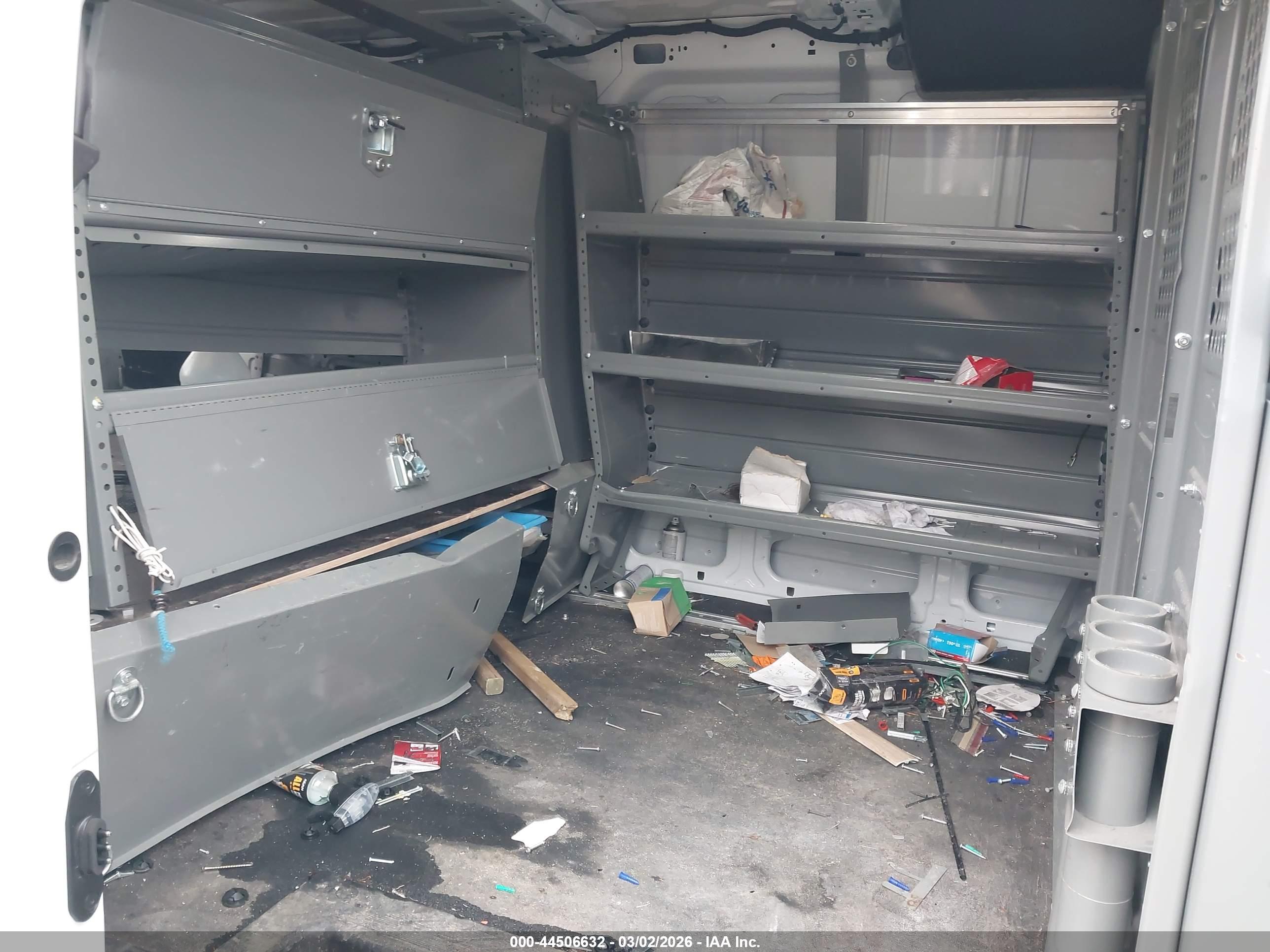 FORD TRANSIT-150 image 8