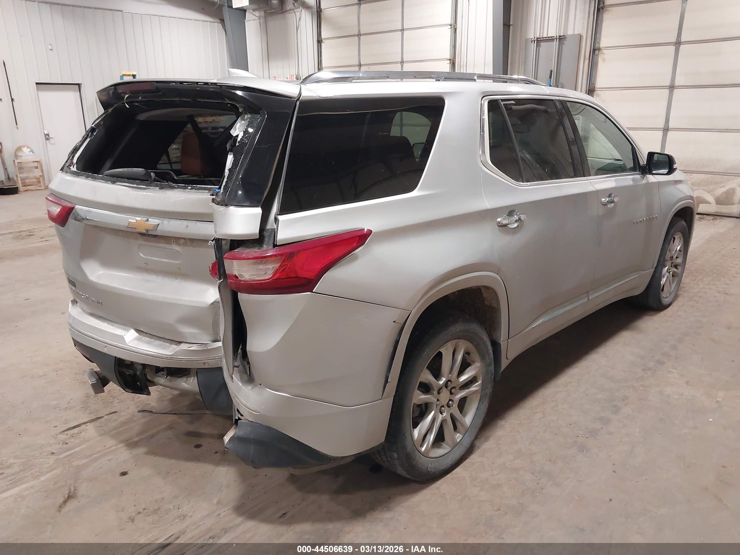 CHEVROLET TRAVERSE image 4