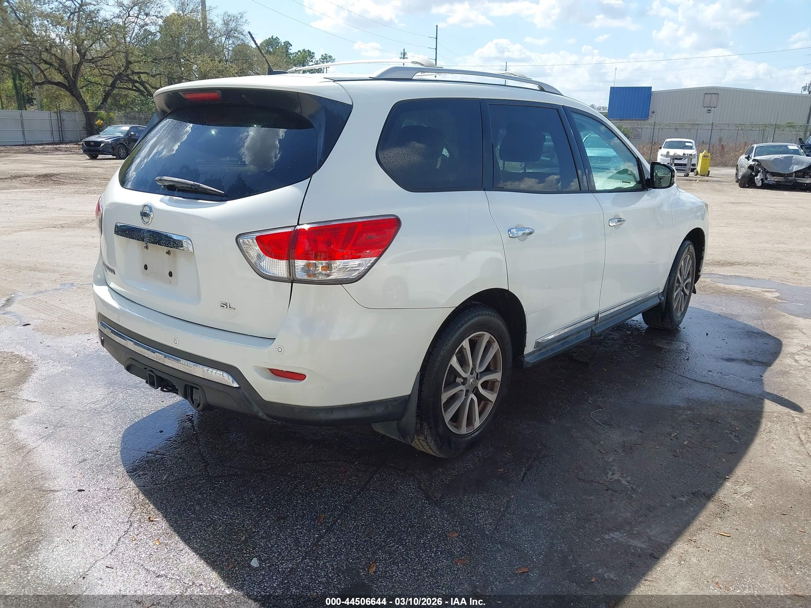 NISSAN PATHFINDER image 4