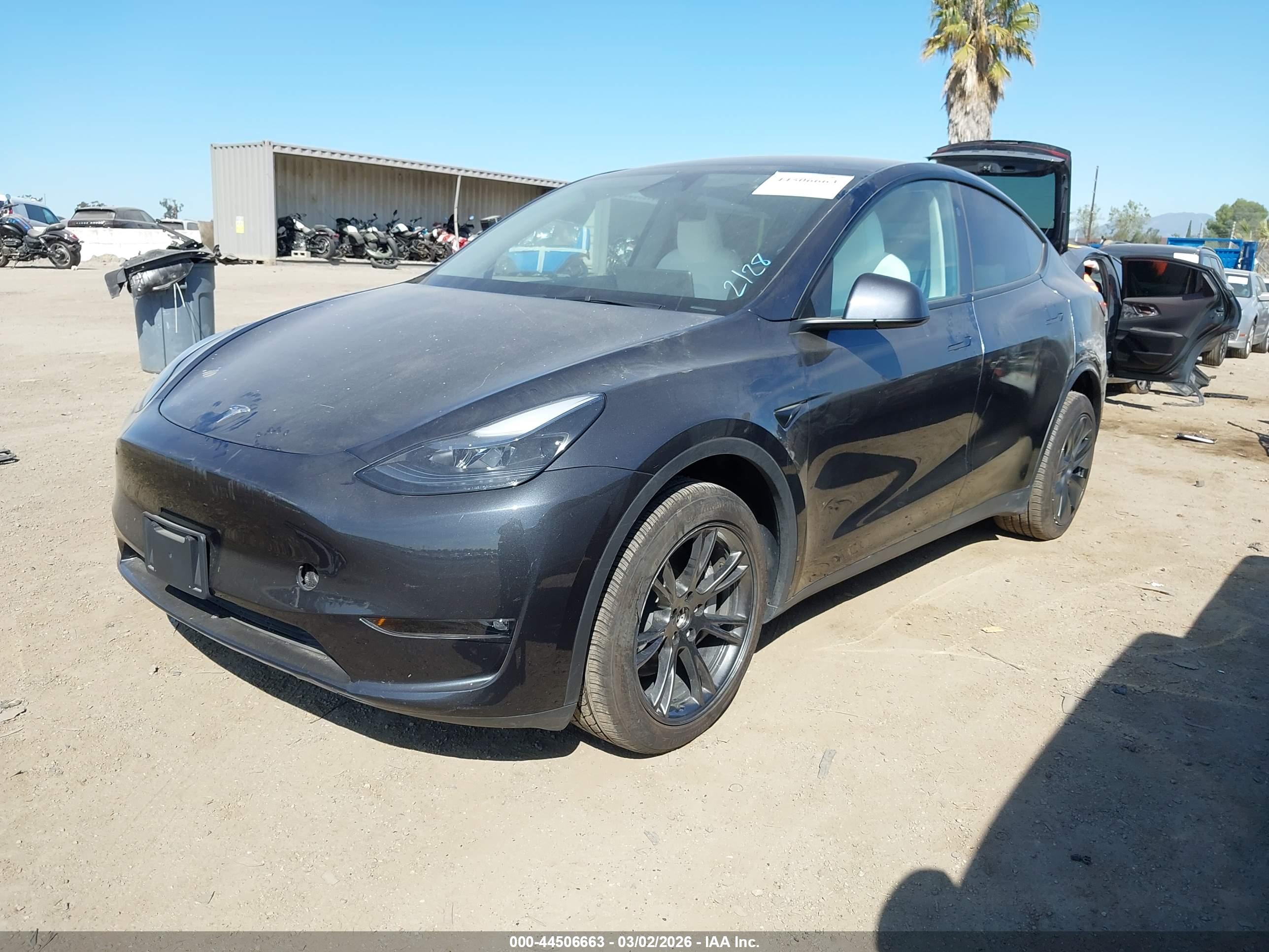 TESLA MODEL image 2