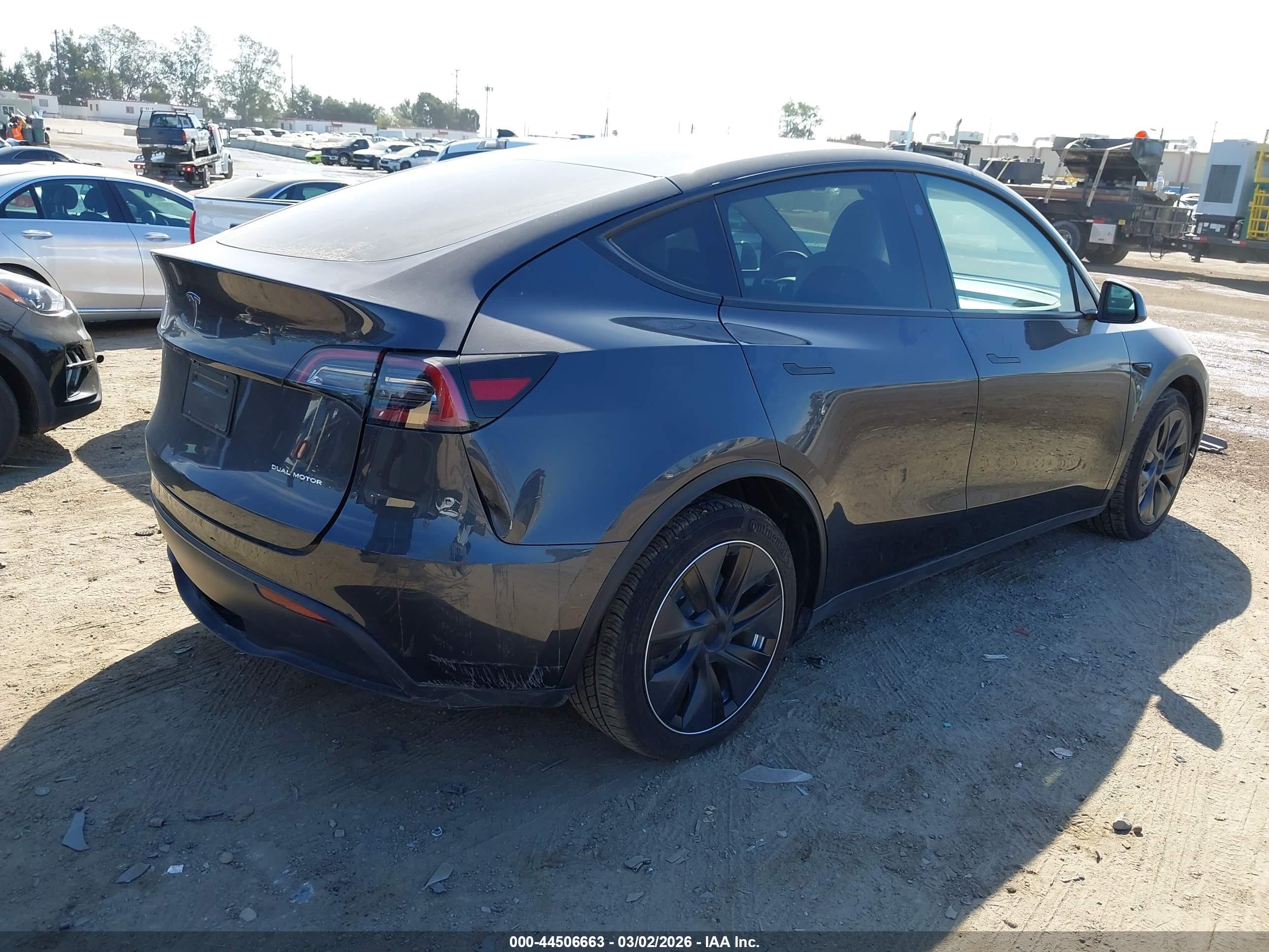 TESLA MODEL image 4