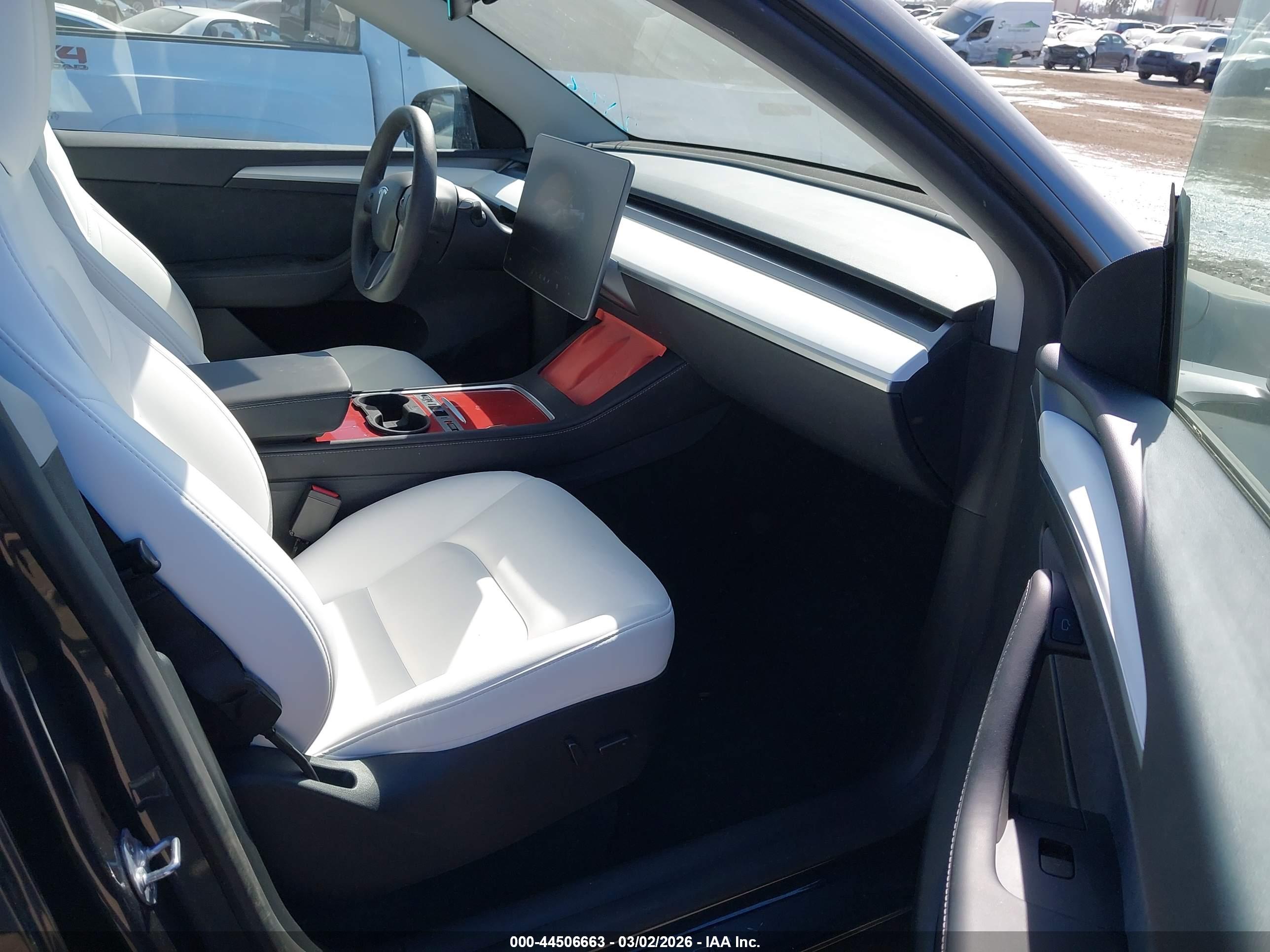 TESLA MODEL image 5