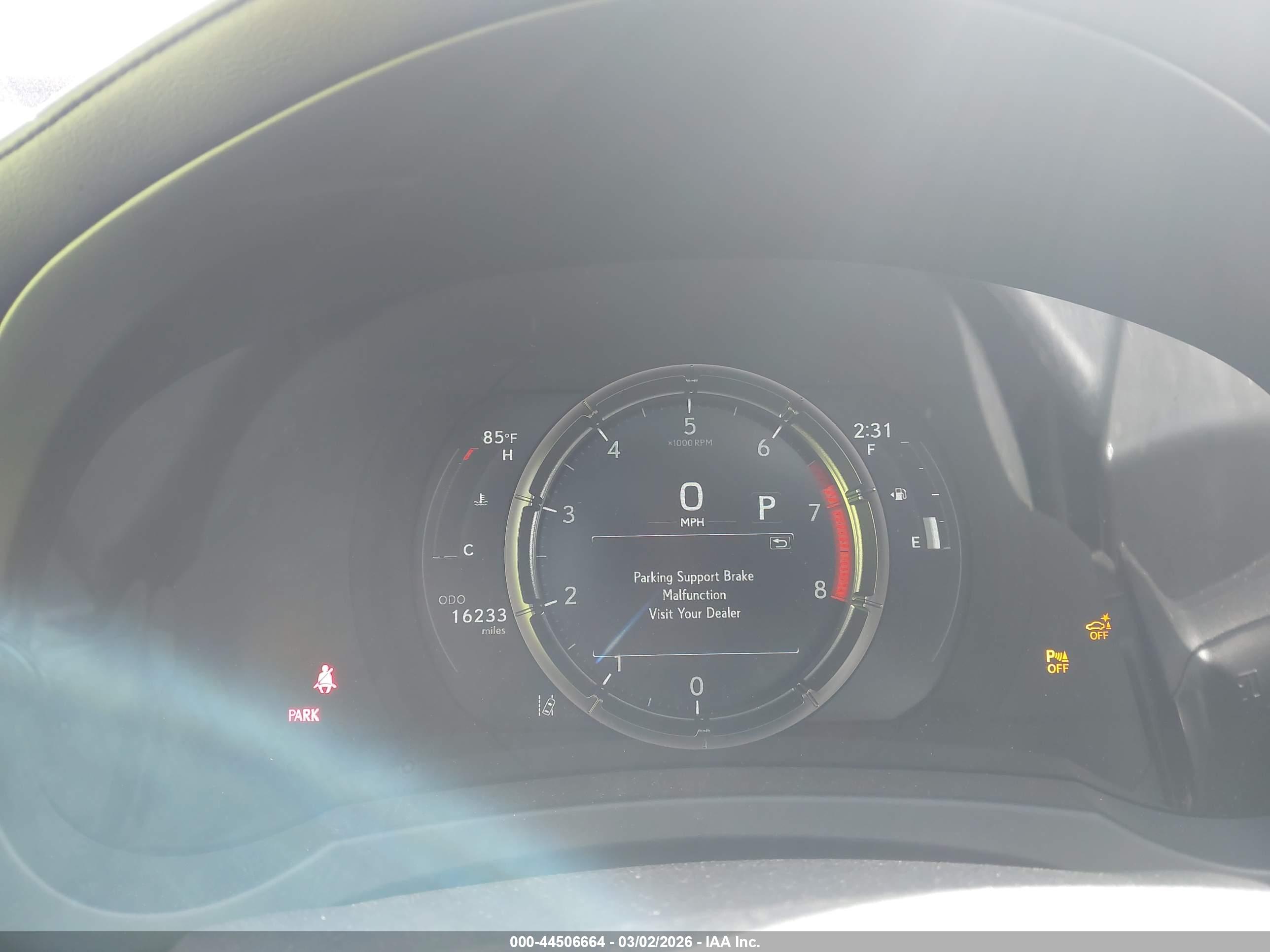 LEXUS IS image 7