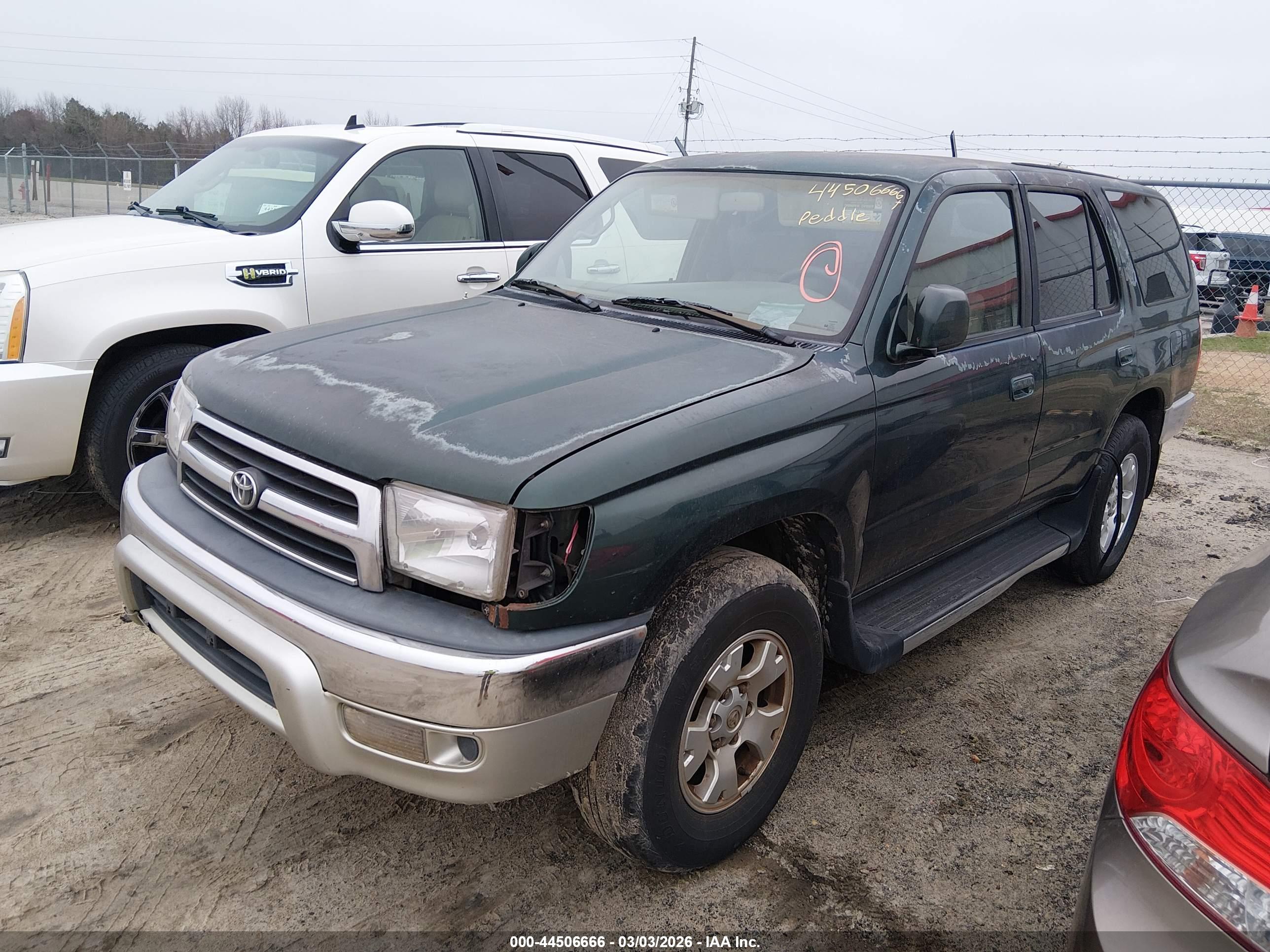 TOYOTA 4RUNNER image 2