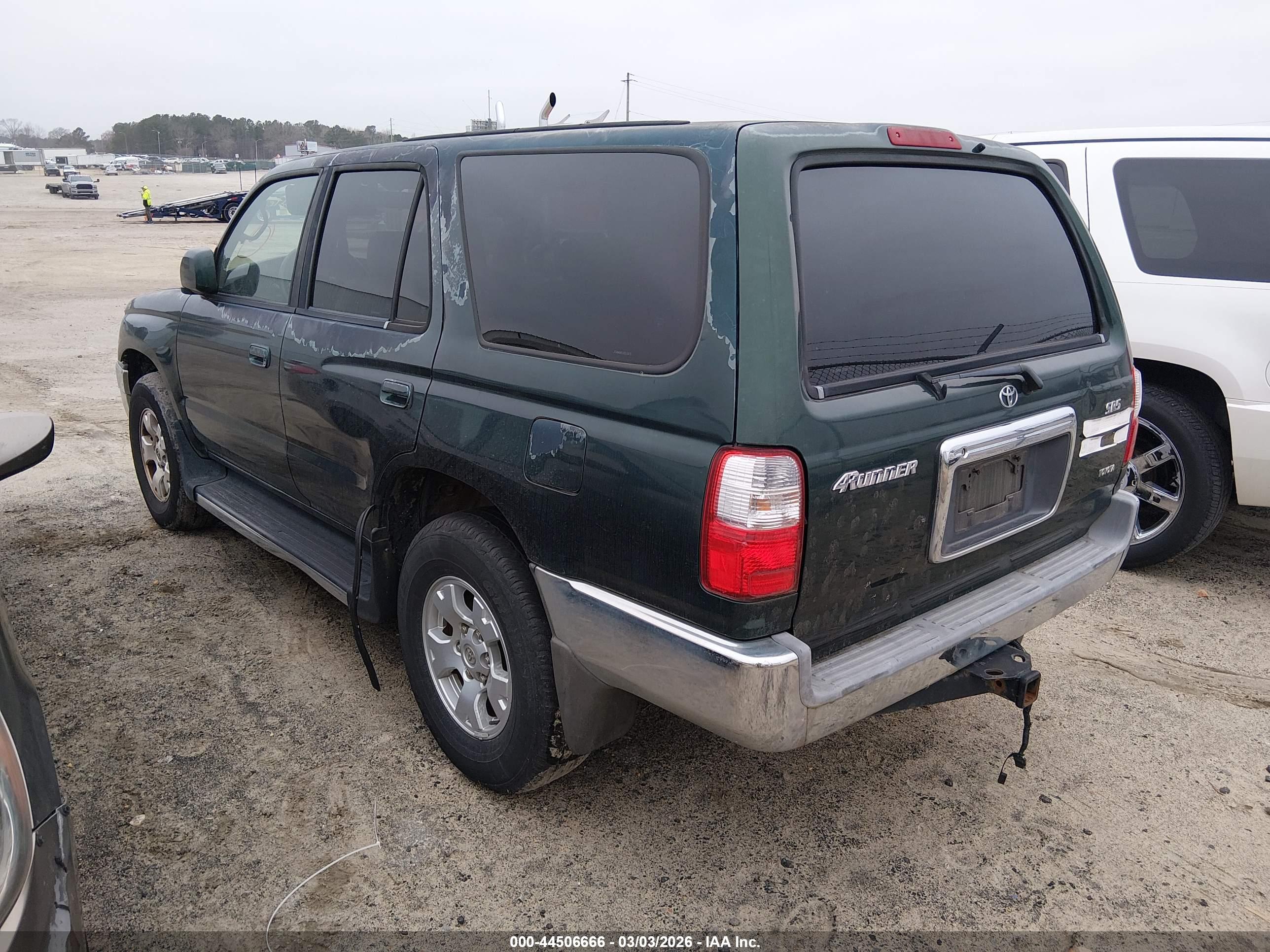 TOYOTA 4RUNNER image 3