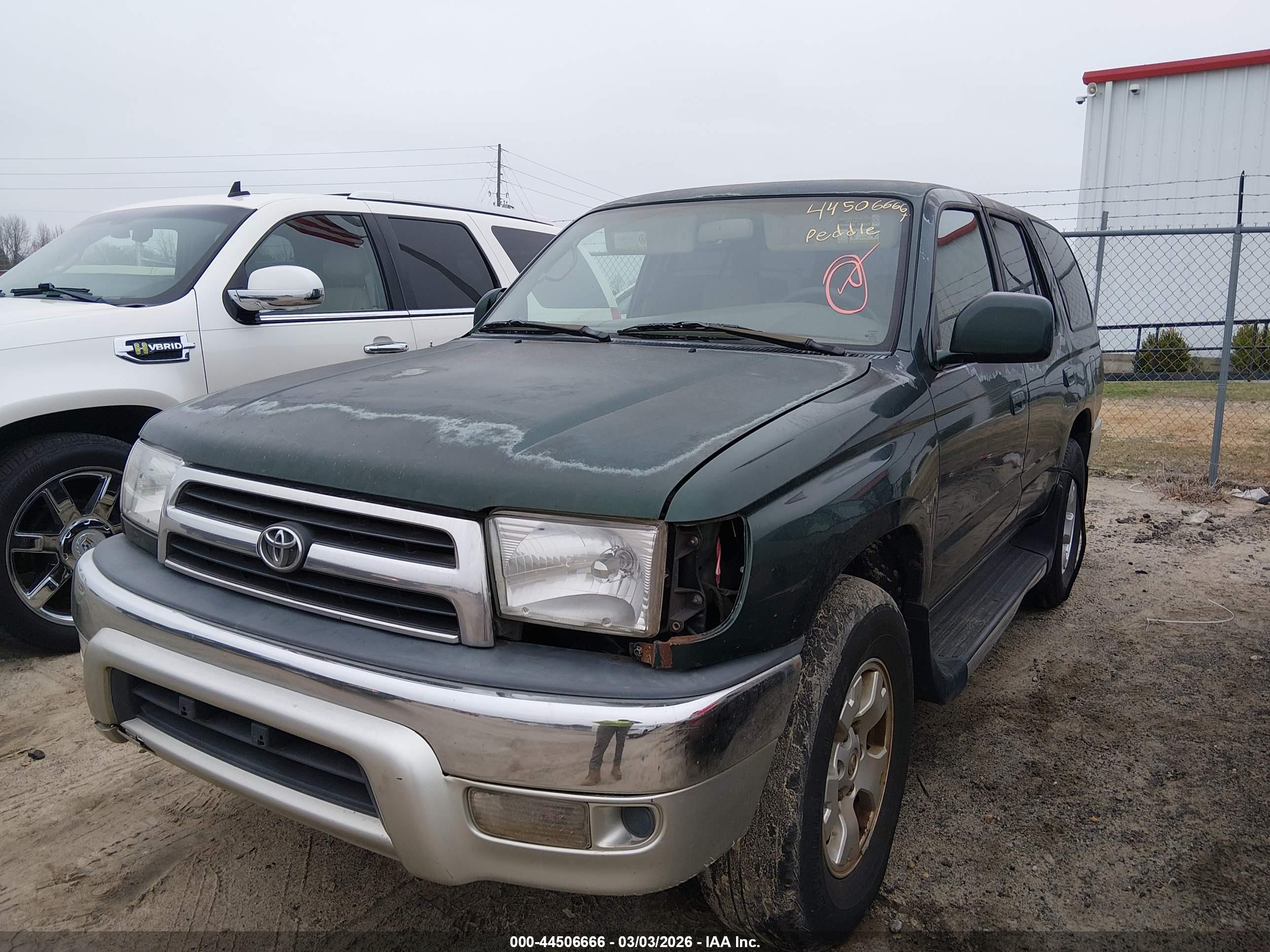 TOYOTA 4RUNNER image 6