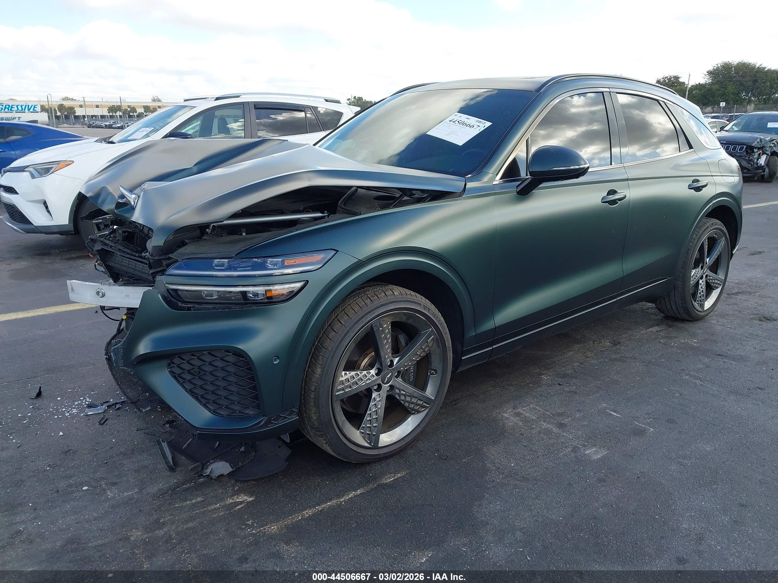 GENESIS GV70 image 2