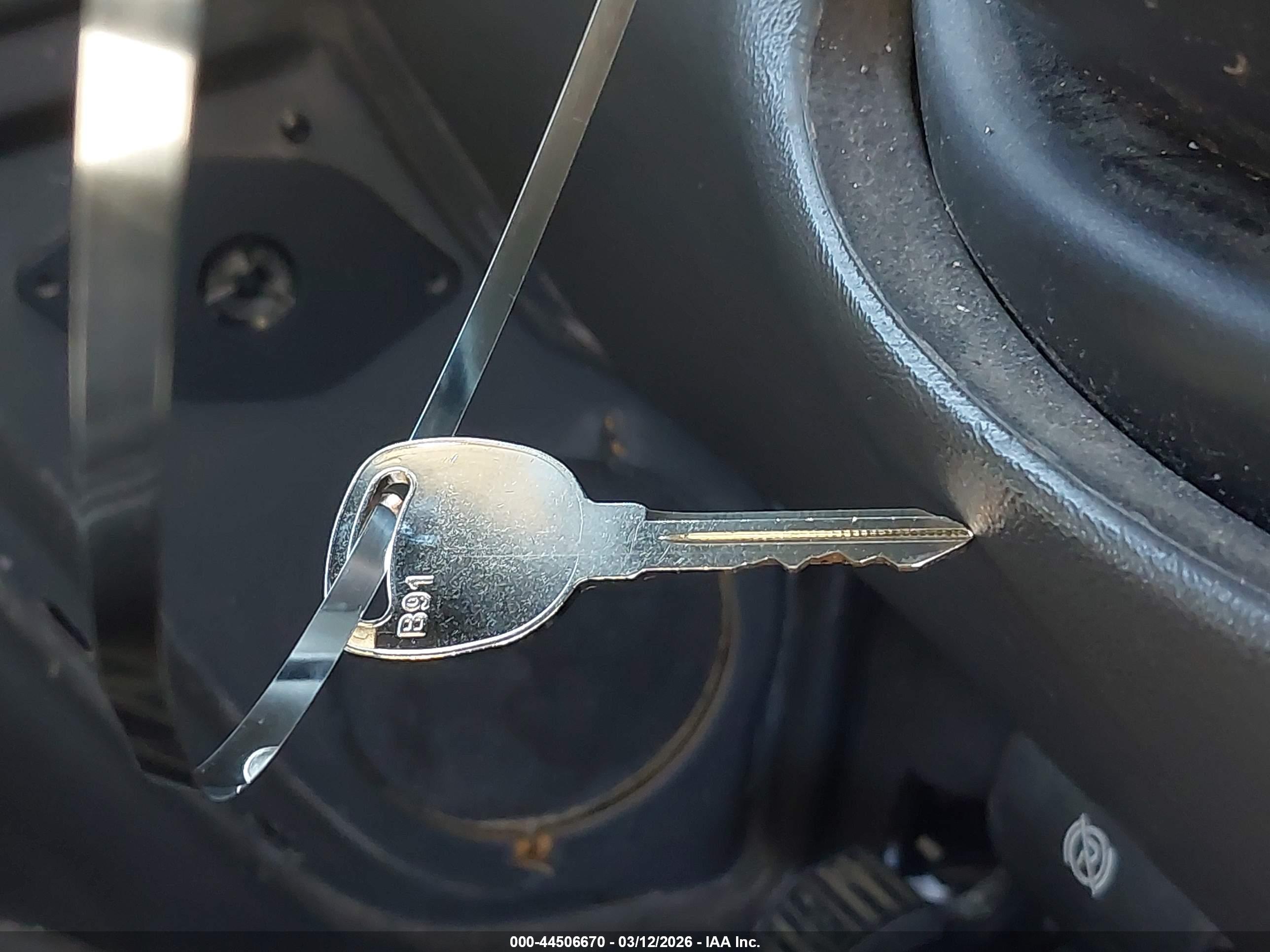 CHEVROLET SILVERADO image 11