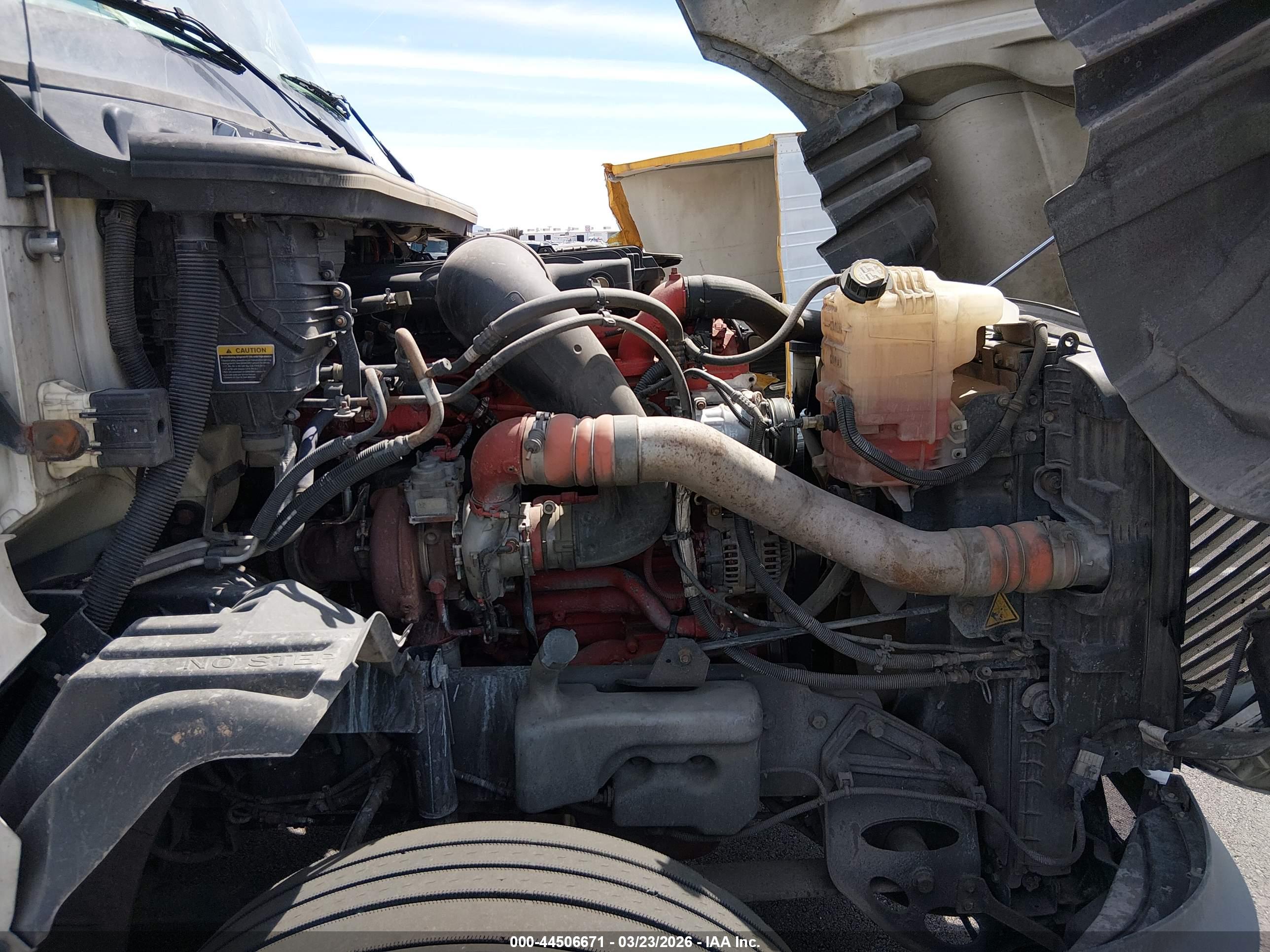 INTERNATIONAL LT image 10