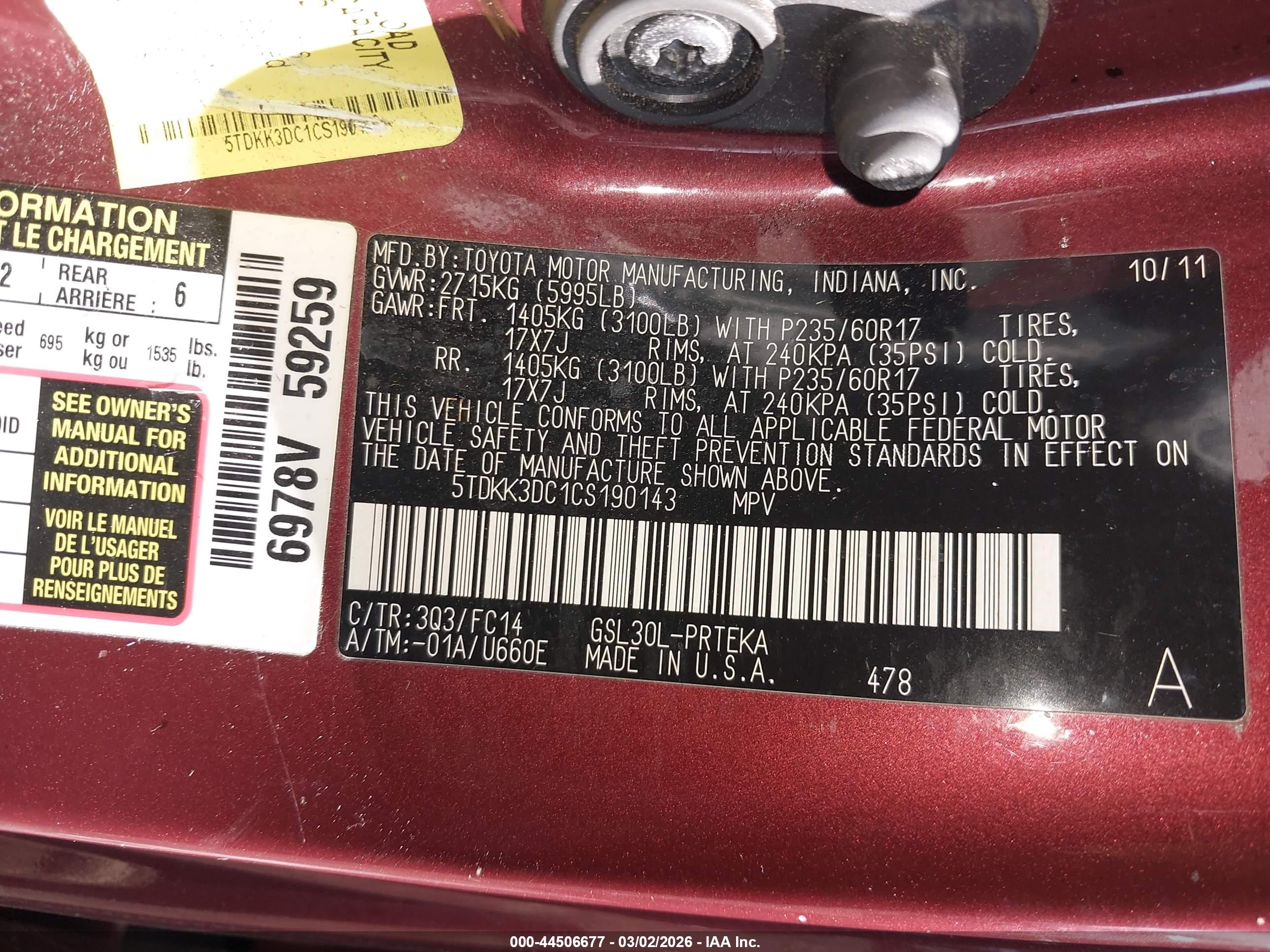 TOYOTA SIENNA image 9