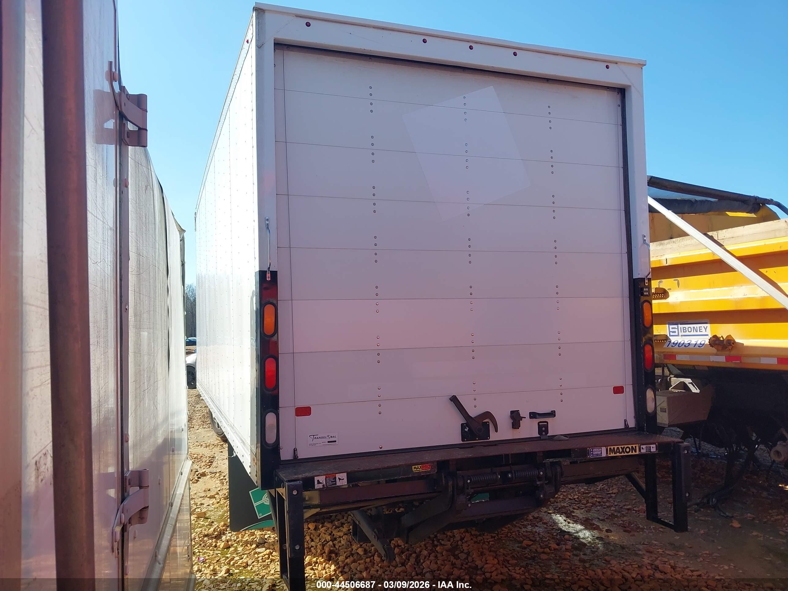 ISUZU NRR image 3