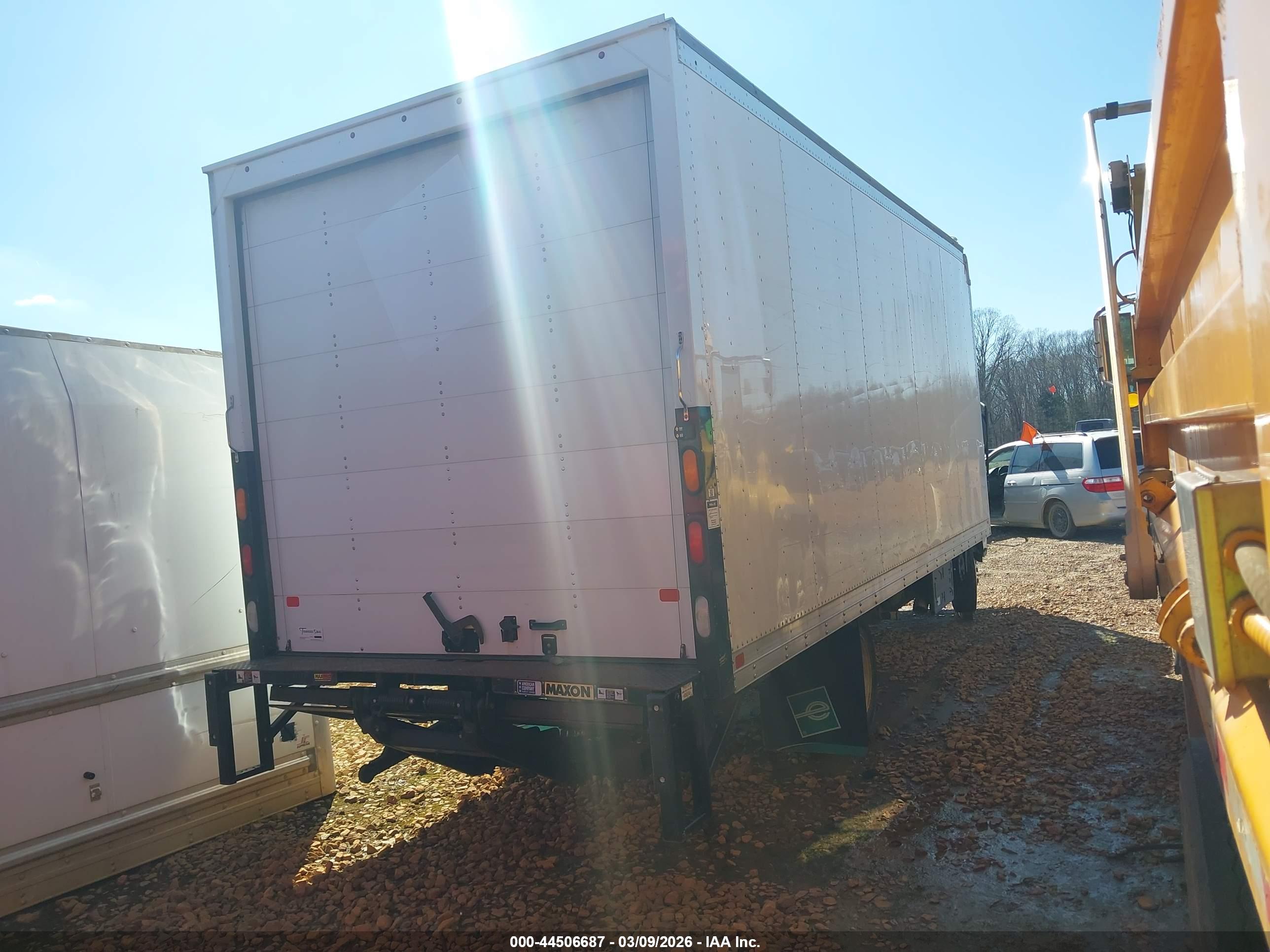 ISUZU NRR image 4