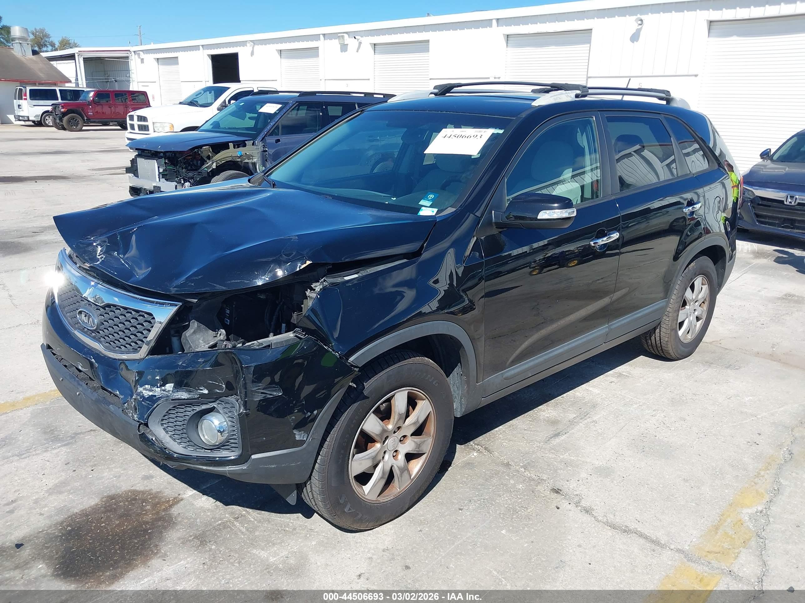 KIA SORENTO image 2