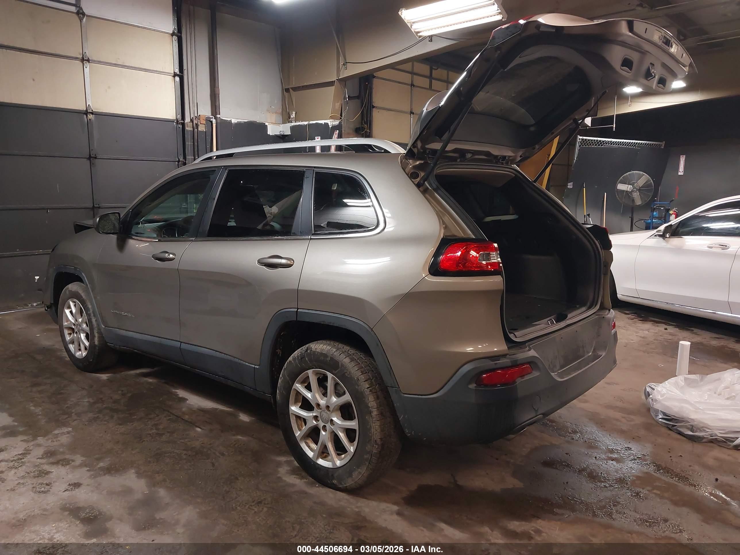 JEEP CHEROKEE image 3