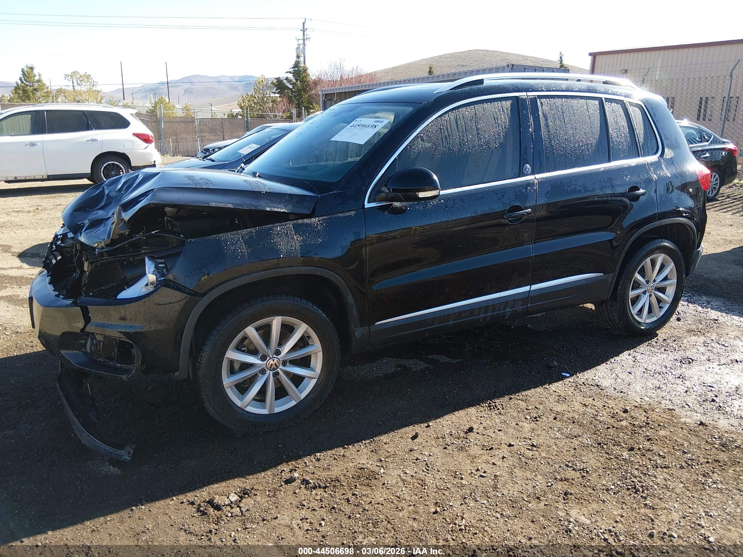 VOLKSWAGEN TIGUAN image 2